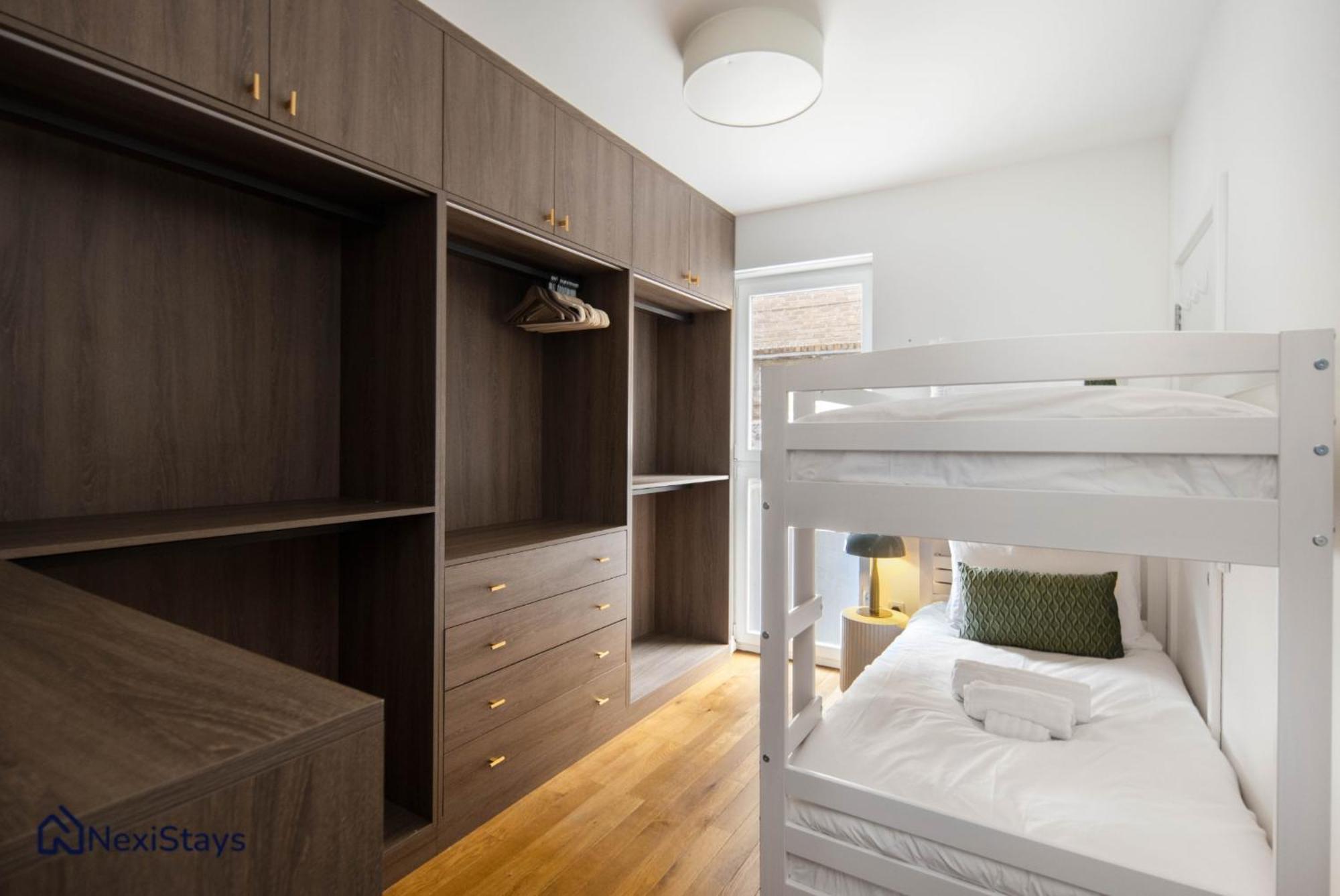 Apartment 1 Min Walk To Euston Station, Modern Townhouse London