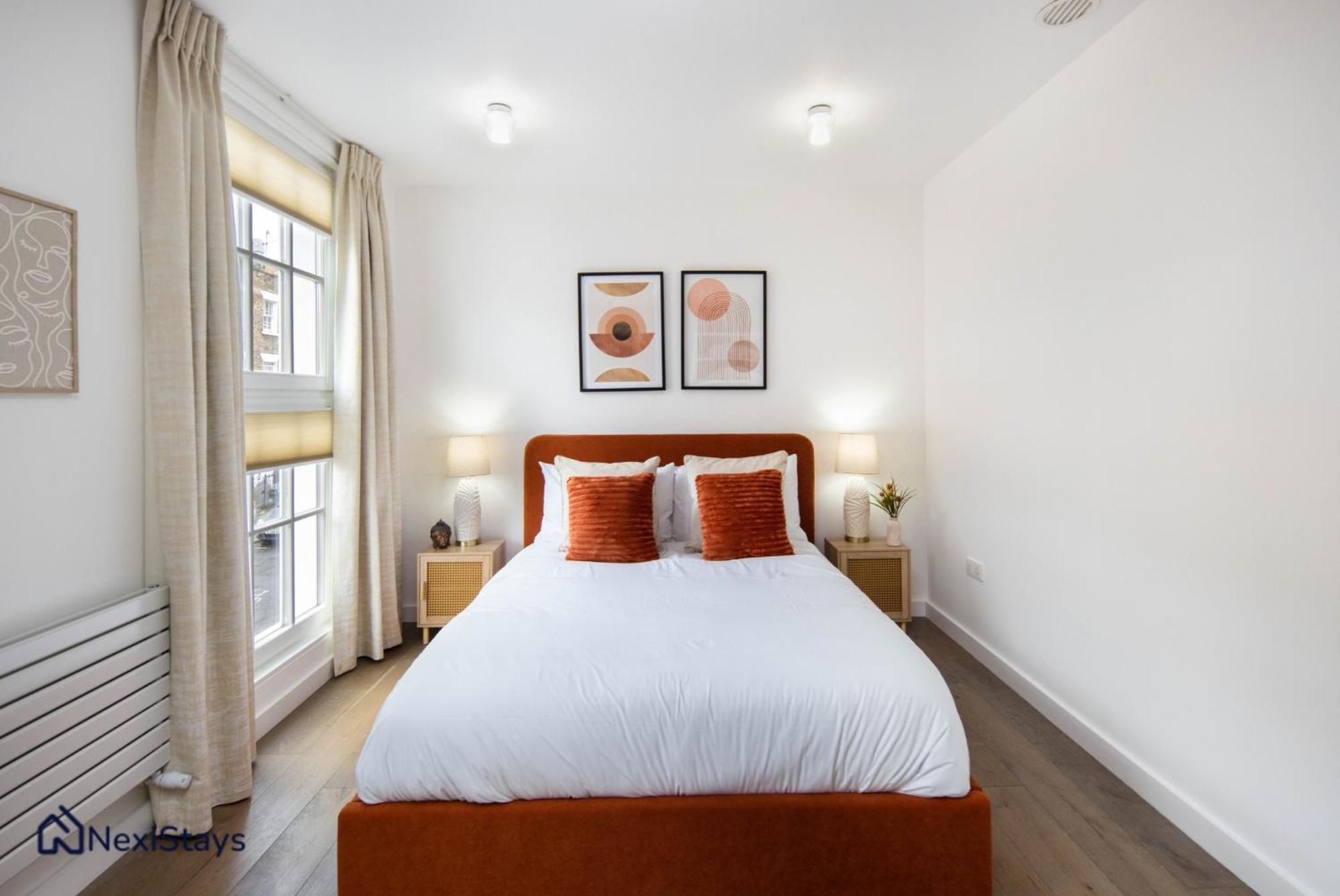 1 Min Walk To Euston Station, Modern Townhouse Apartment *
