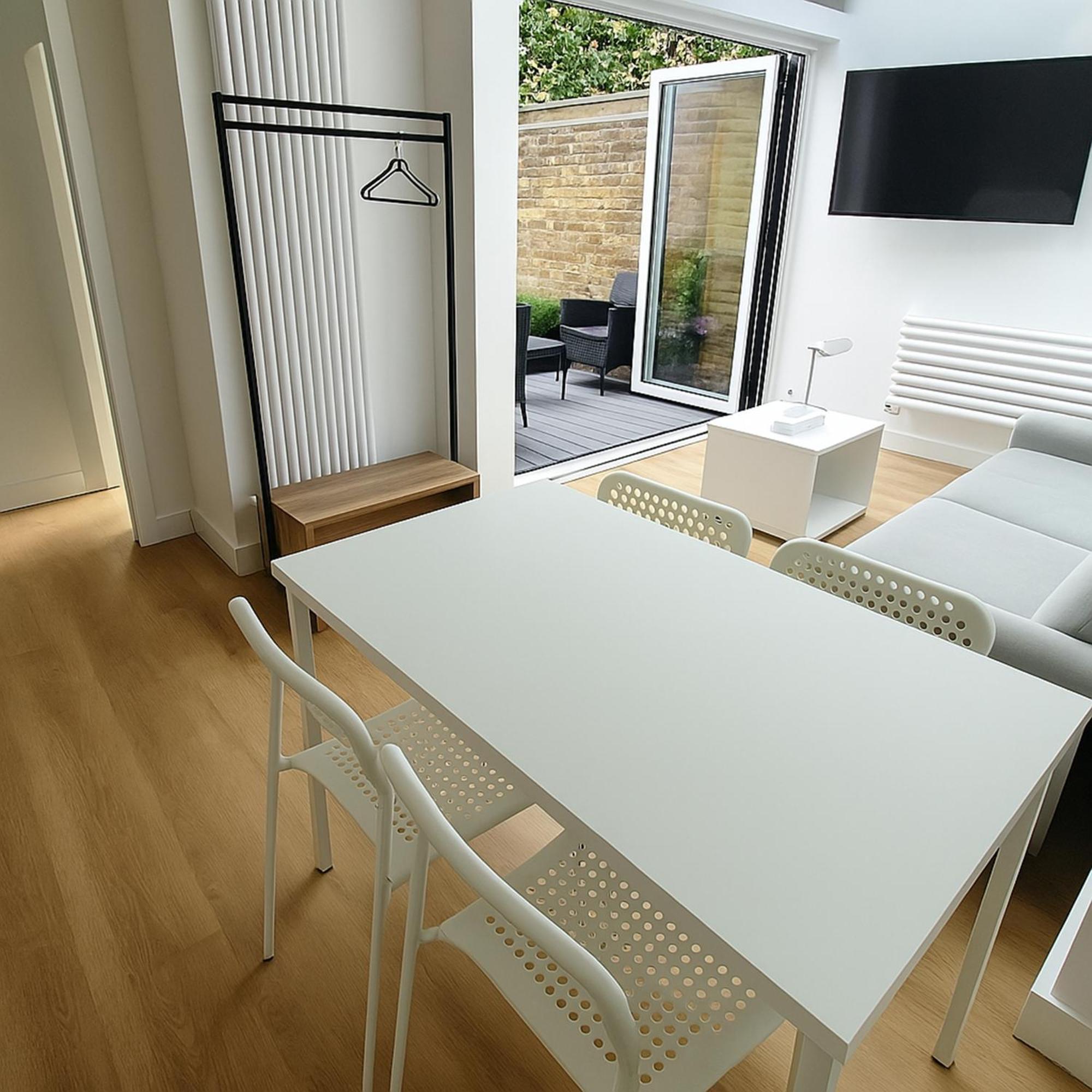 Starnest Shepherd's Bush Apartment