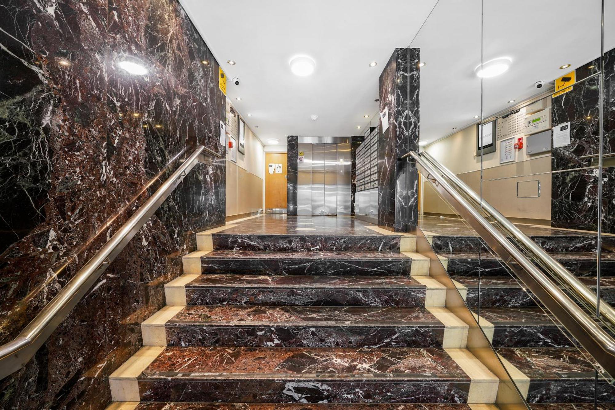 Luxury 2br - Steps From Oxford Circus & Soho London
