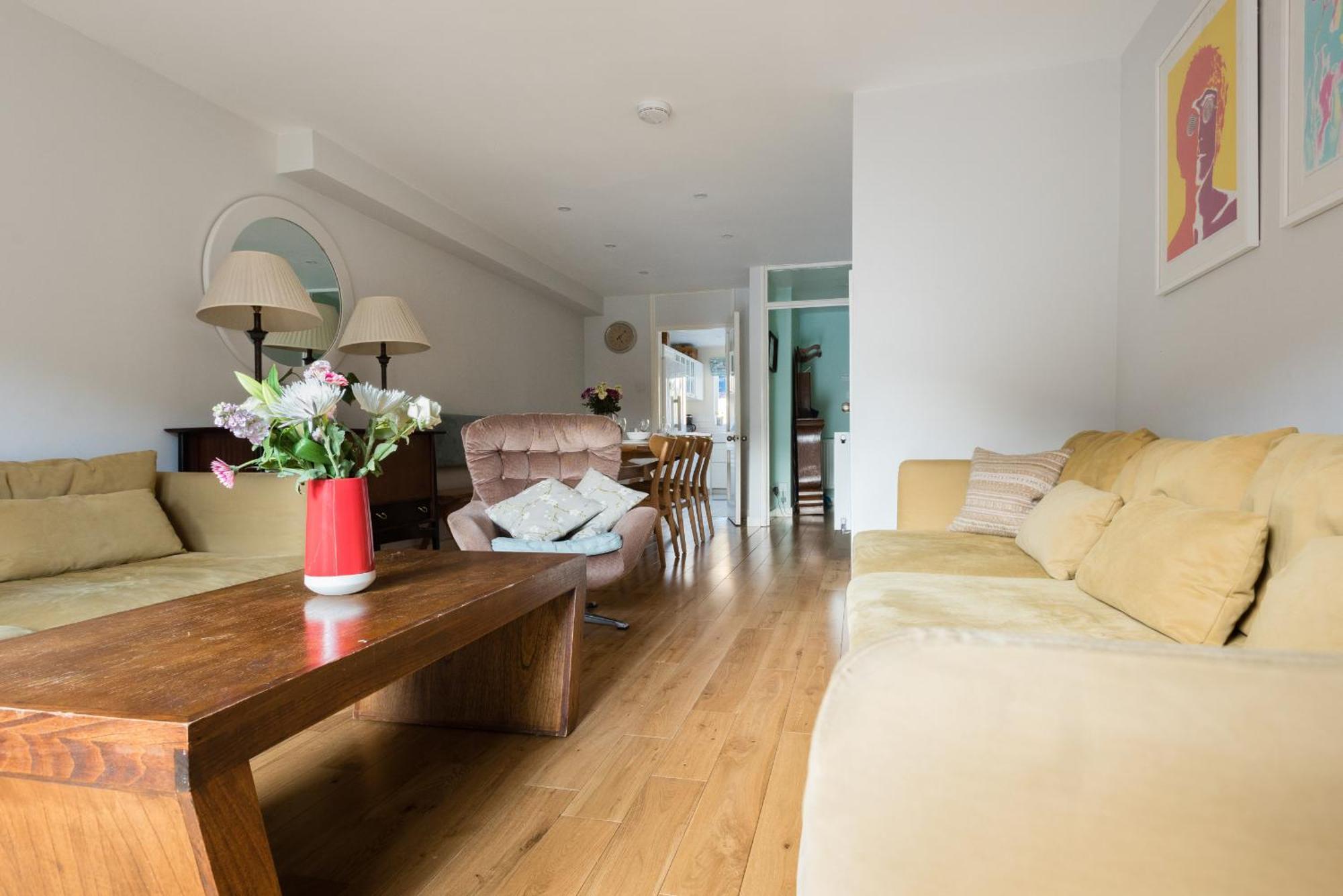 Second Nest Hampton Street Apartment London