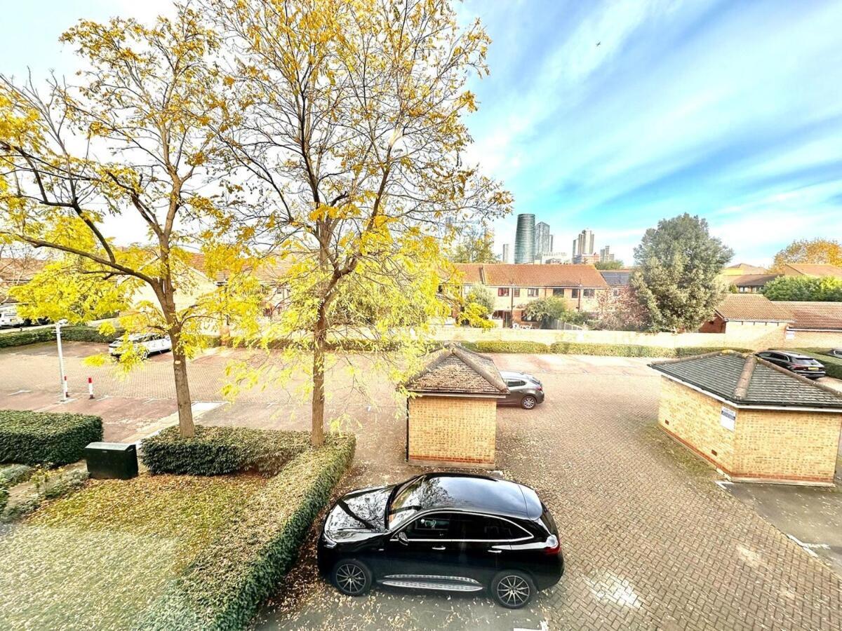 Cosy One Bedroom - Docklands Apartment