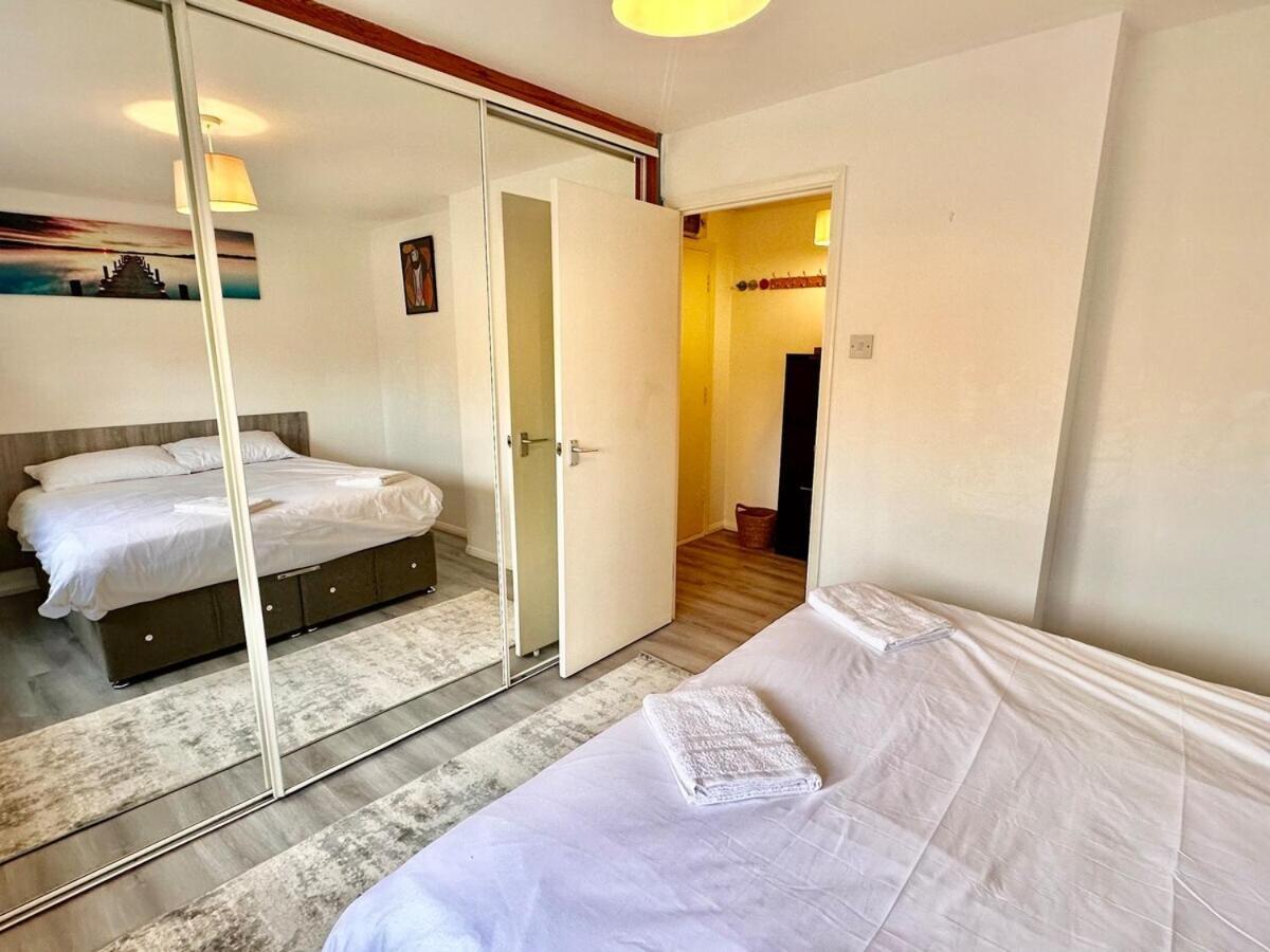 Cosy One Bedroom - Docklands * London