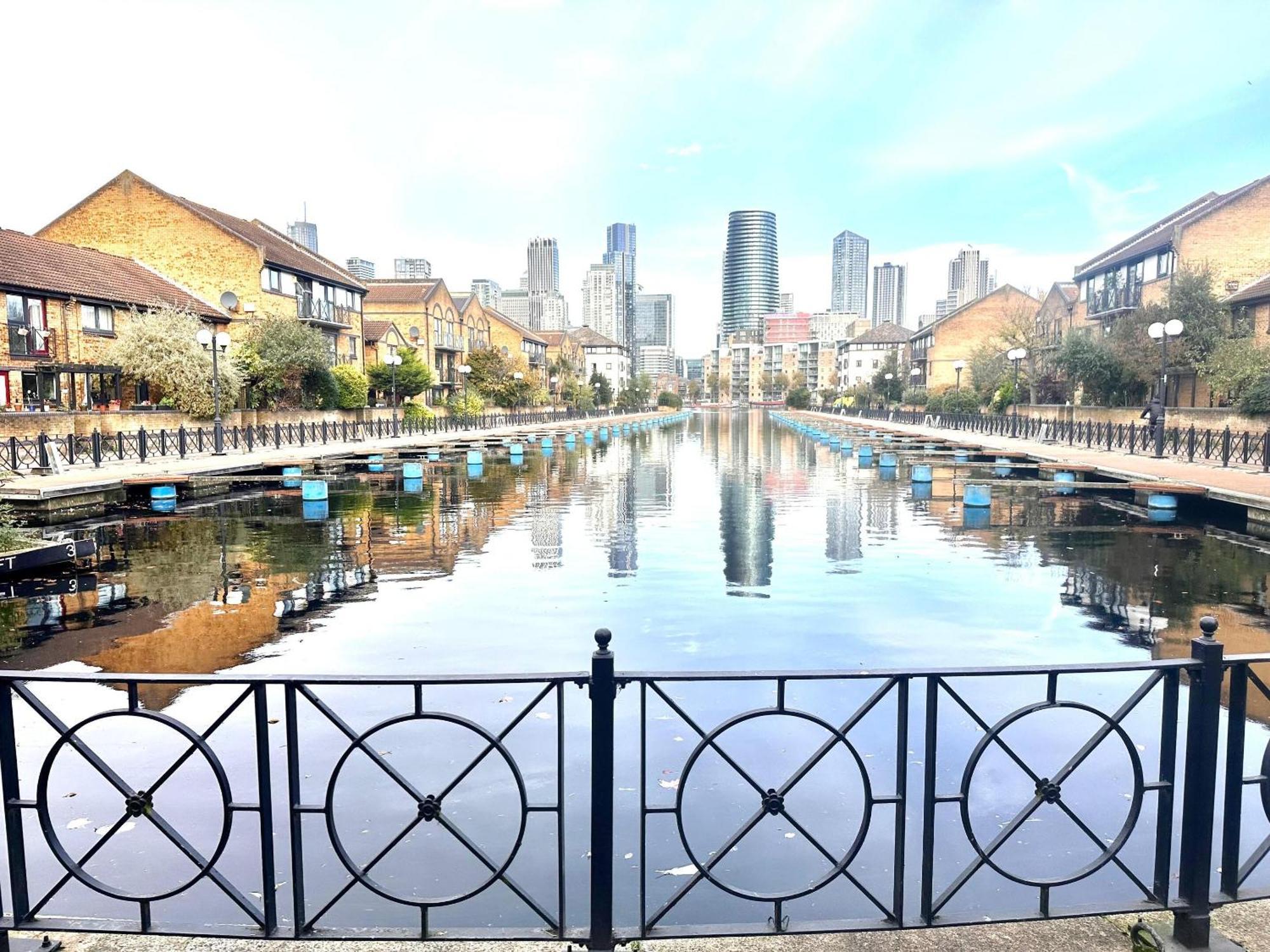 Cosy One Bedroom - Docklands *