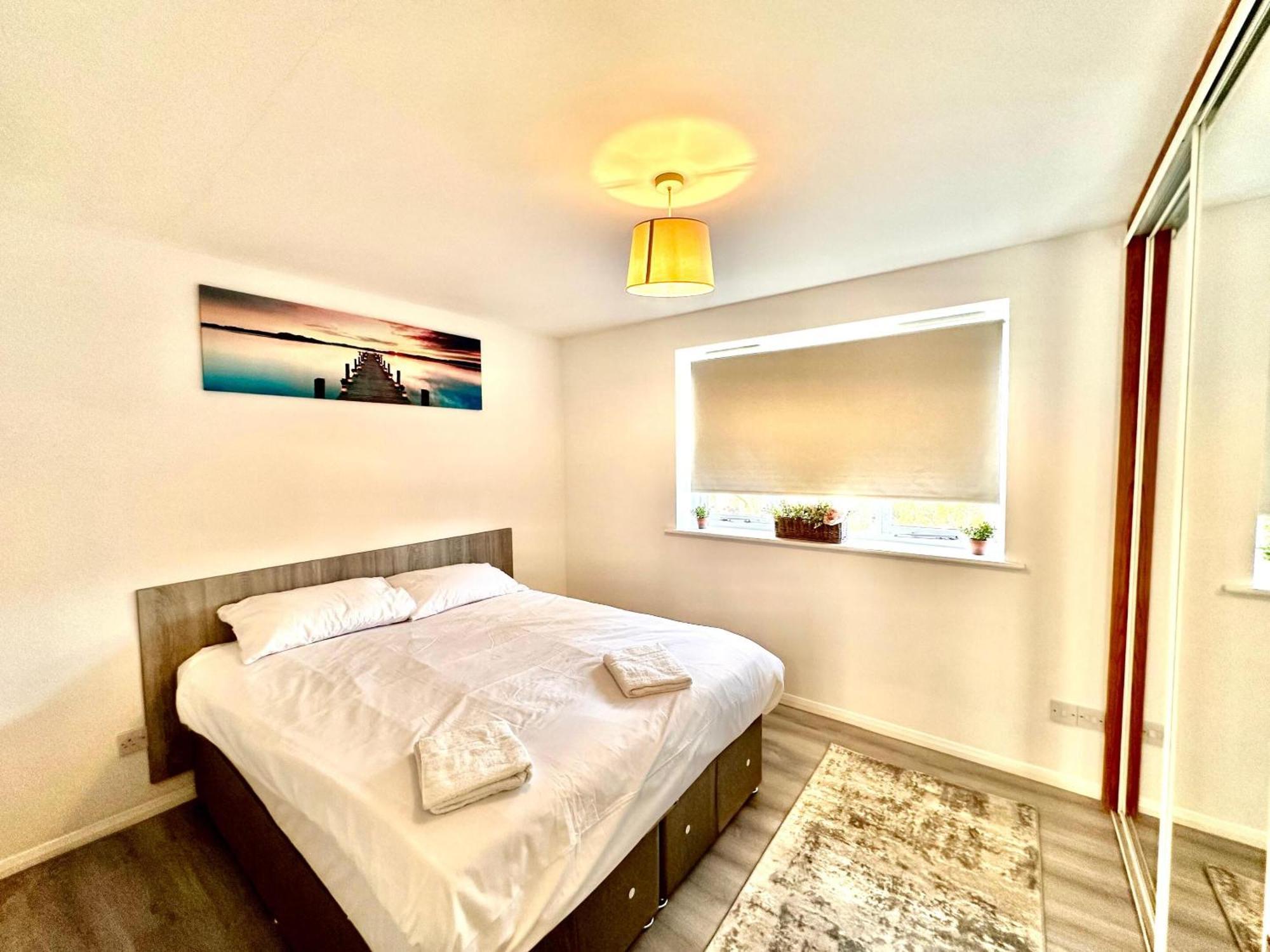 Cosy One Bedroom - Docklands Apartment *