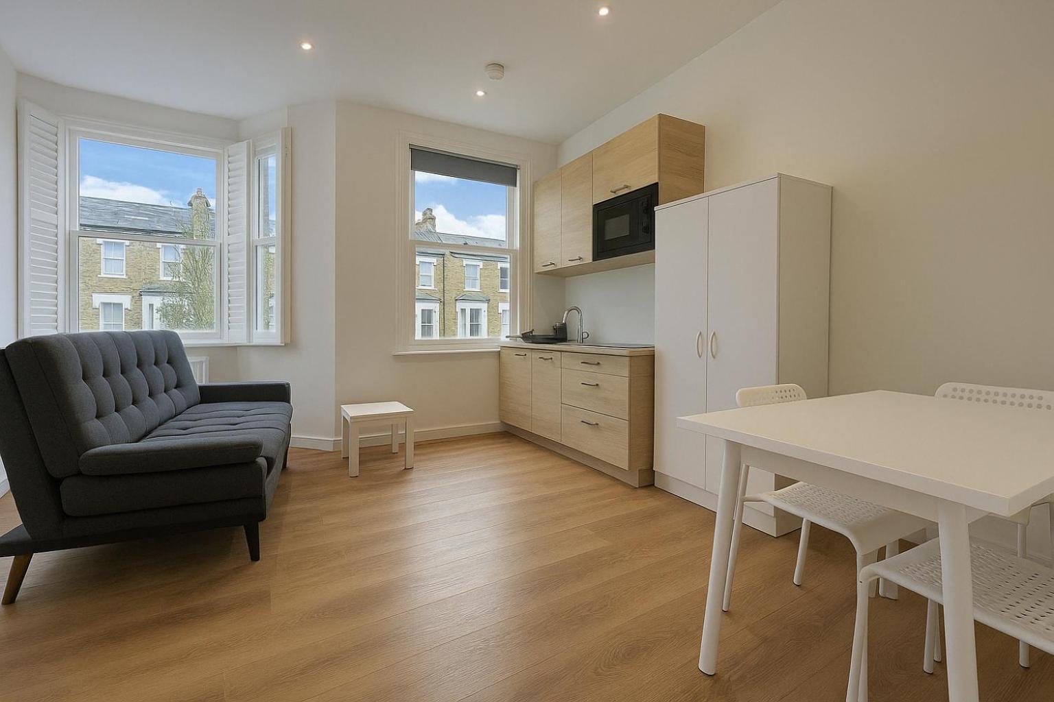Starnest Shepherd's Bush Apartment