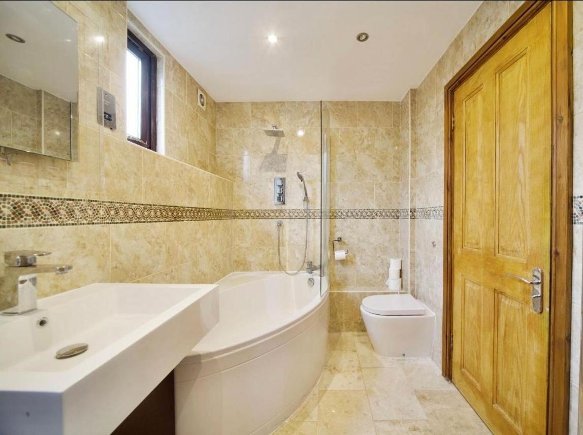 Homestay Islington N7 *