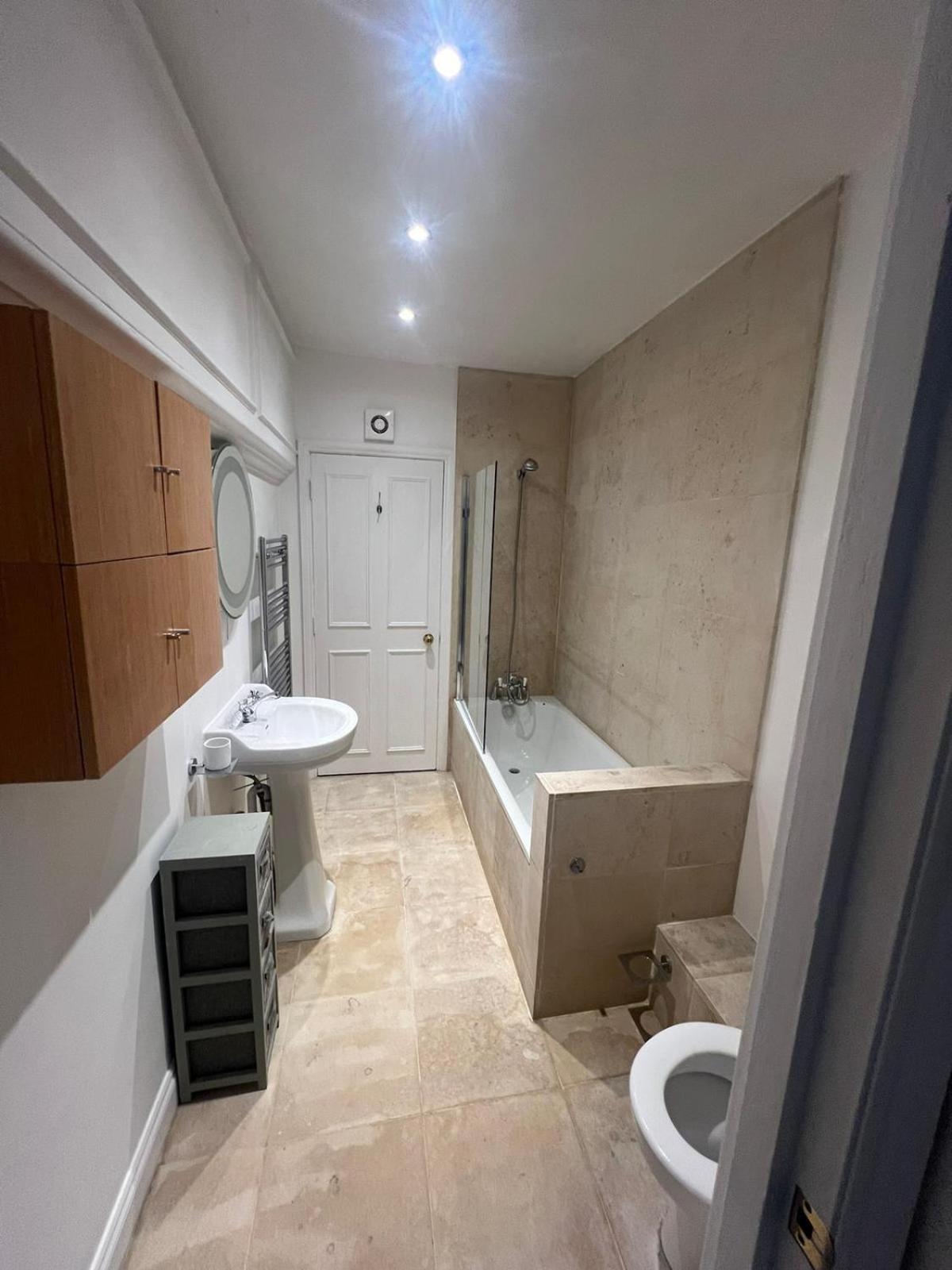 Chelsea 1-bed Flat With Patio Apartment *