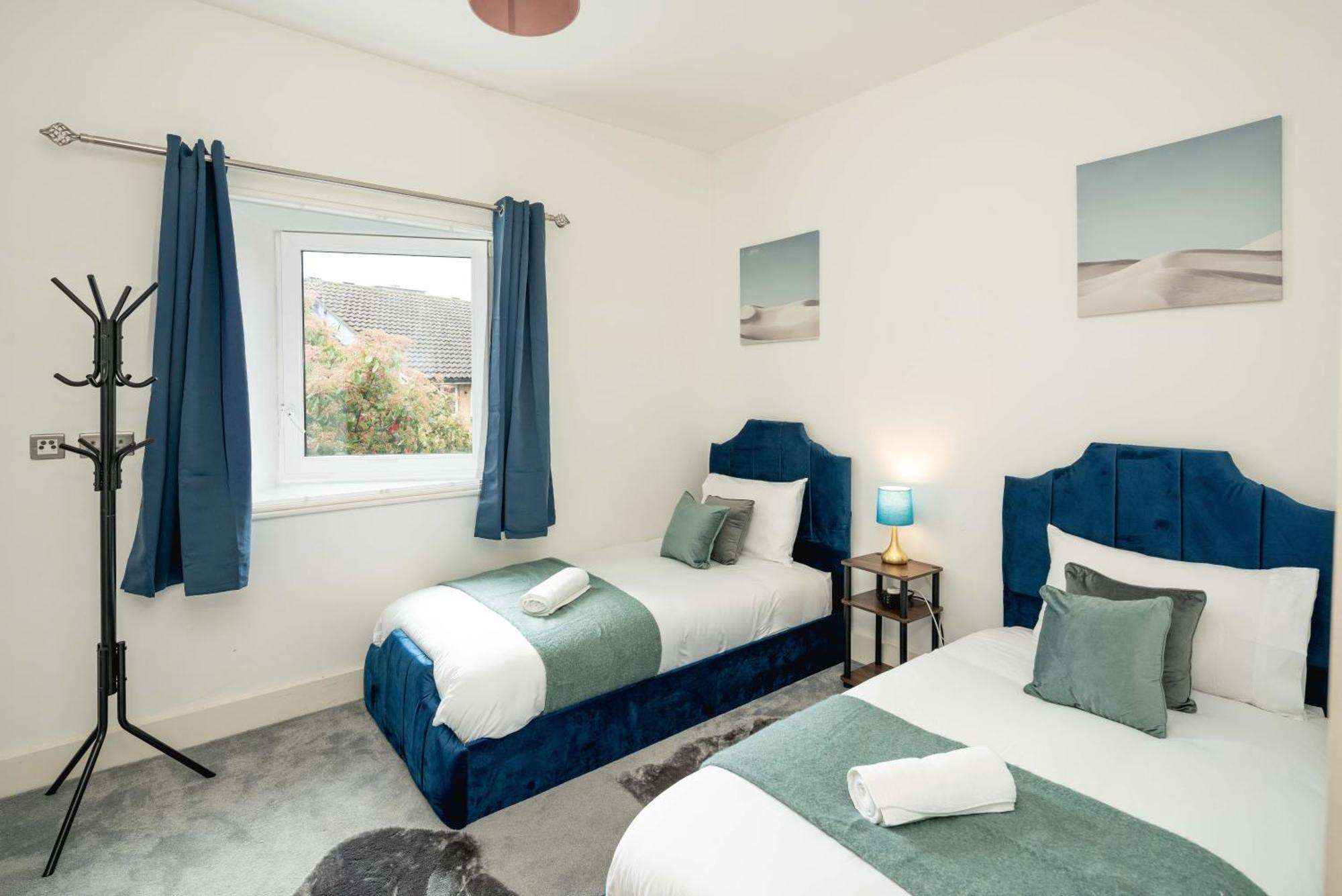 Gorgeous 3br 2bath House In O2 Greenwich With Parking *