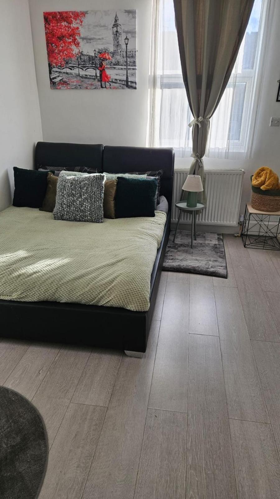 Bright Apt, Great Connection 2b