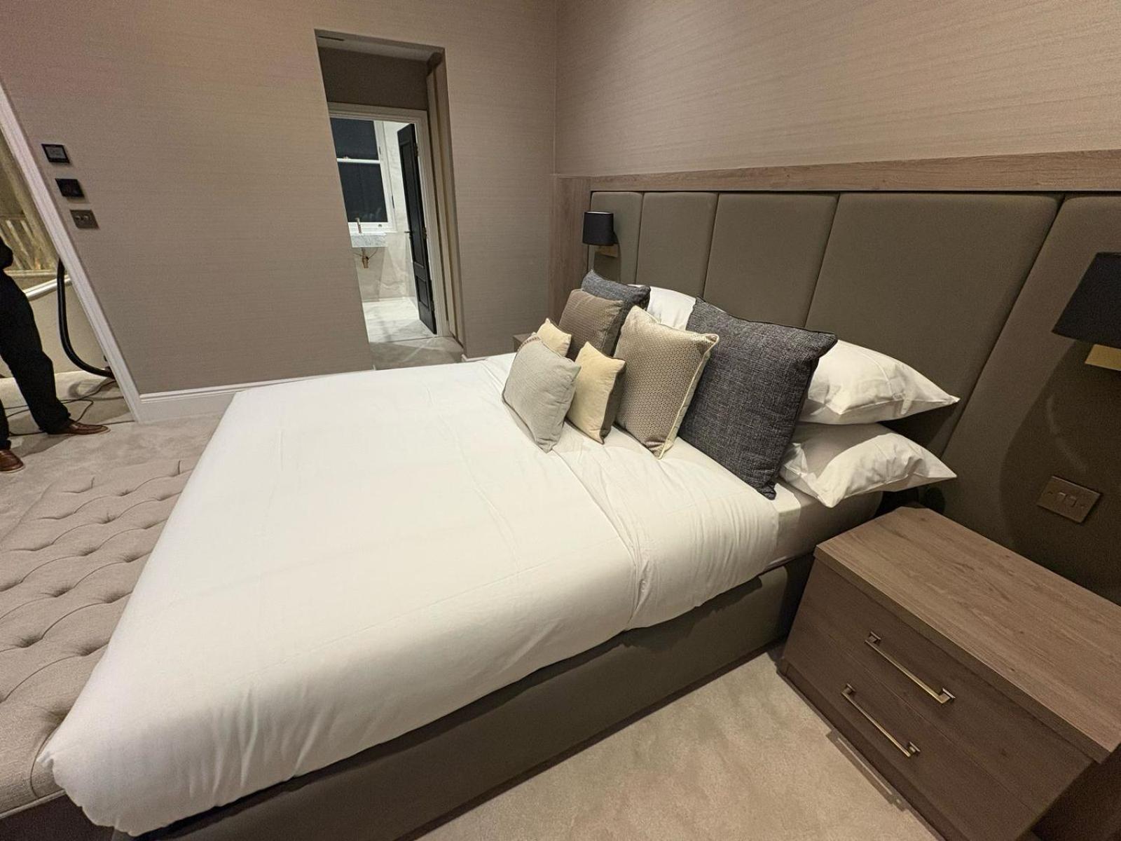 Charles Of Mayfair Apartment London