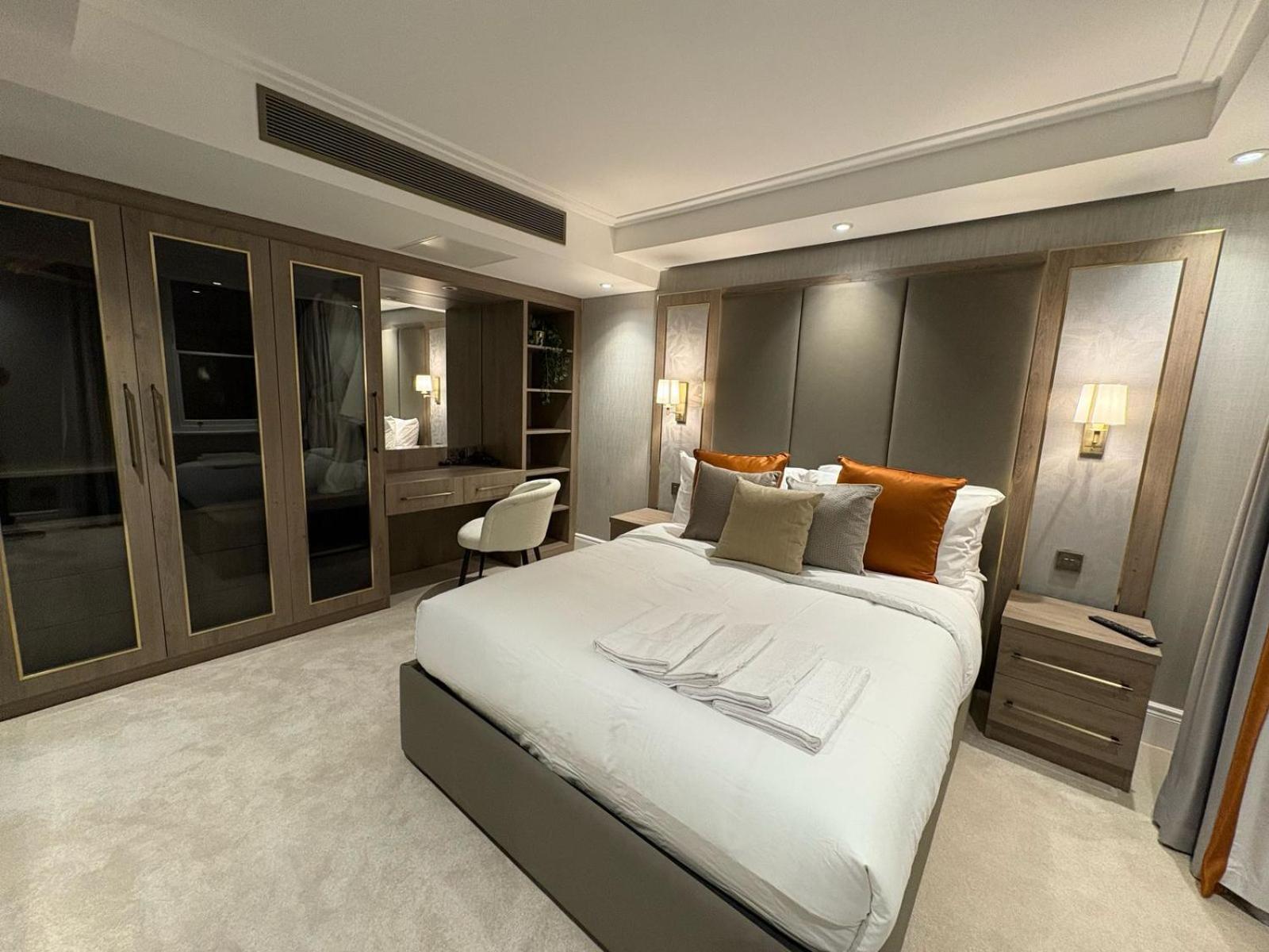Charles Of Mayfair Apartment