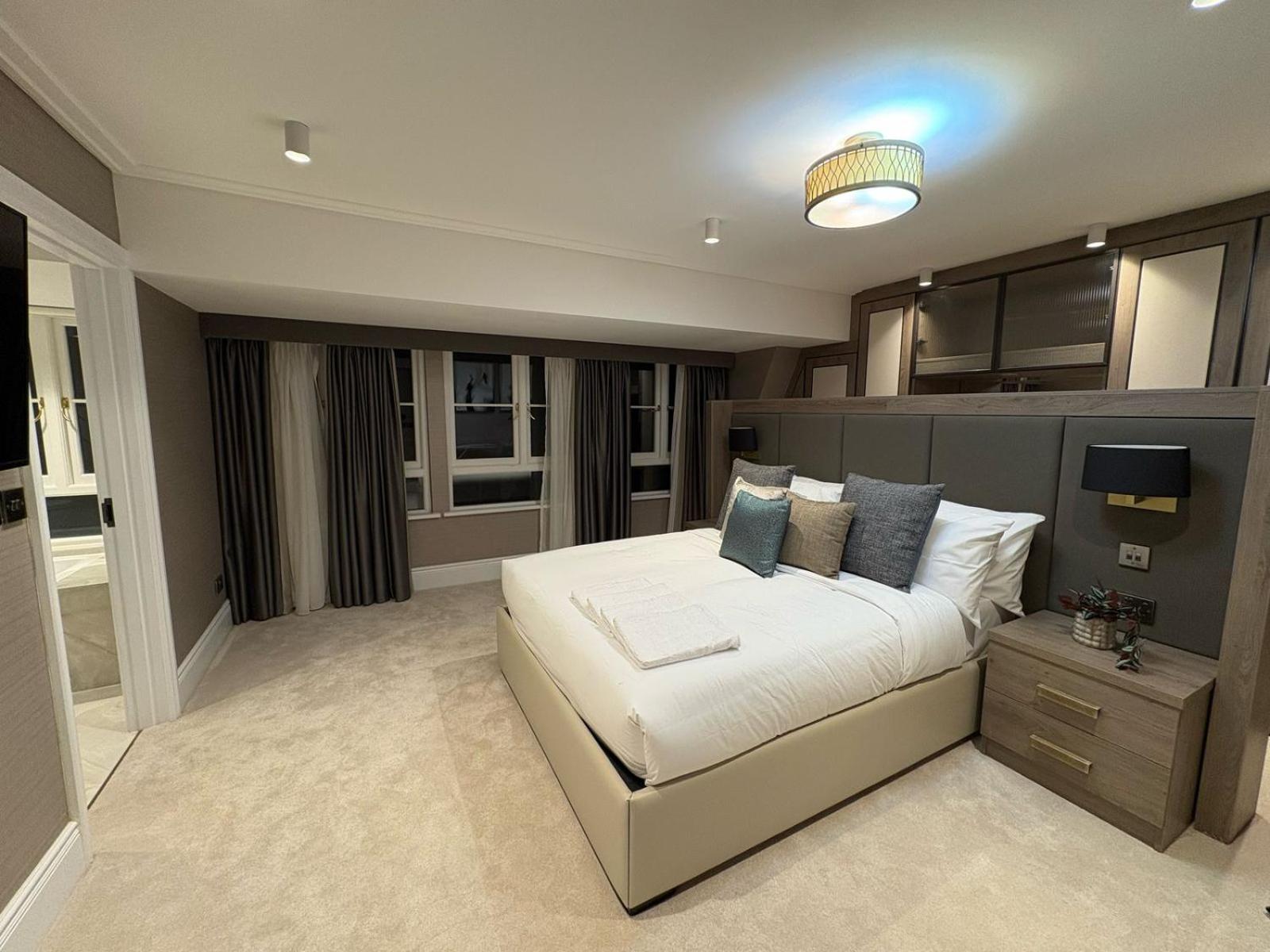Charles Of Mayfair Apartment London