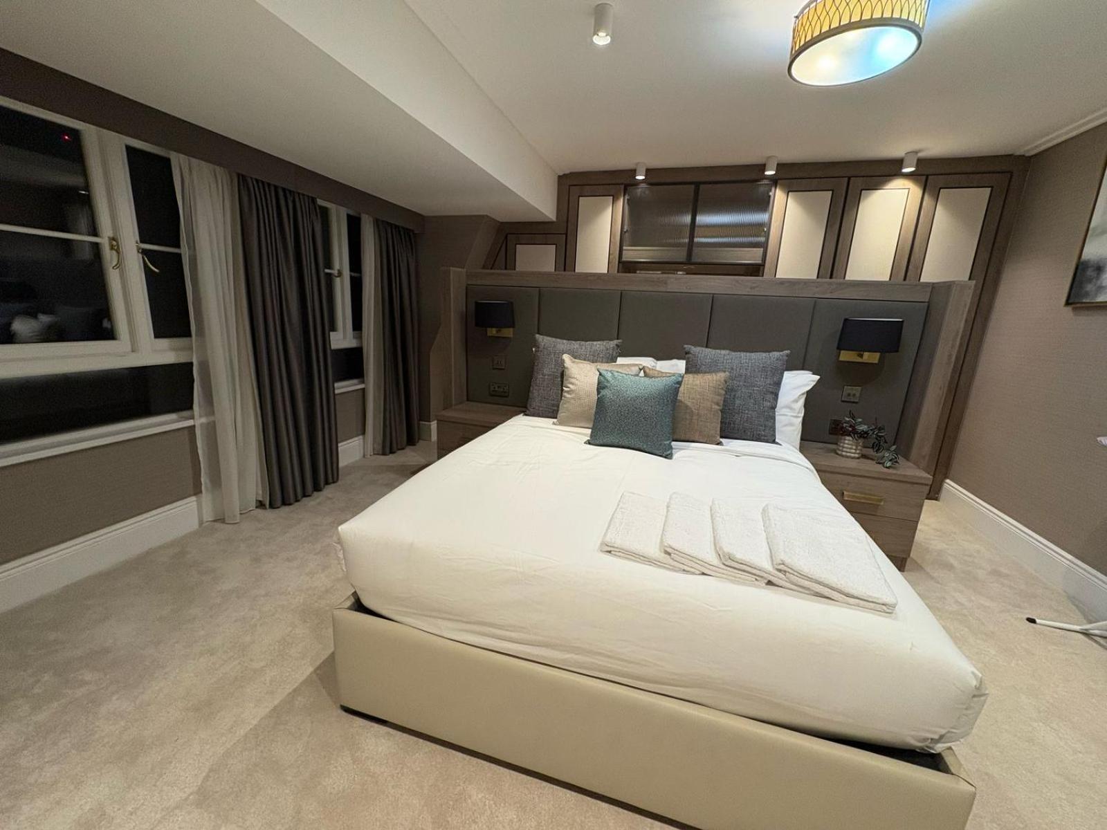 Charles Of Mayfair Apartment