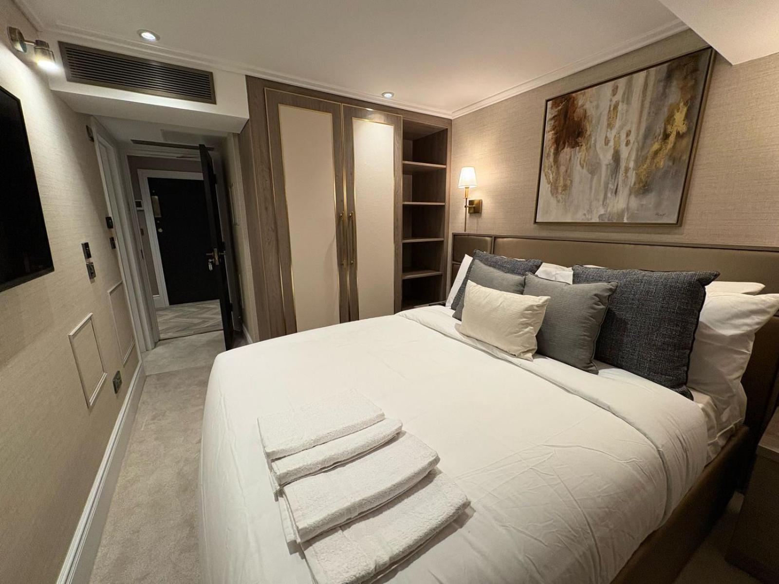 Charles Of Mayfair Apartment London