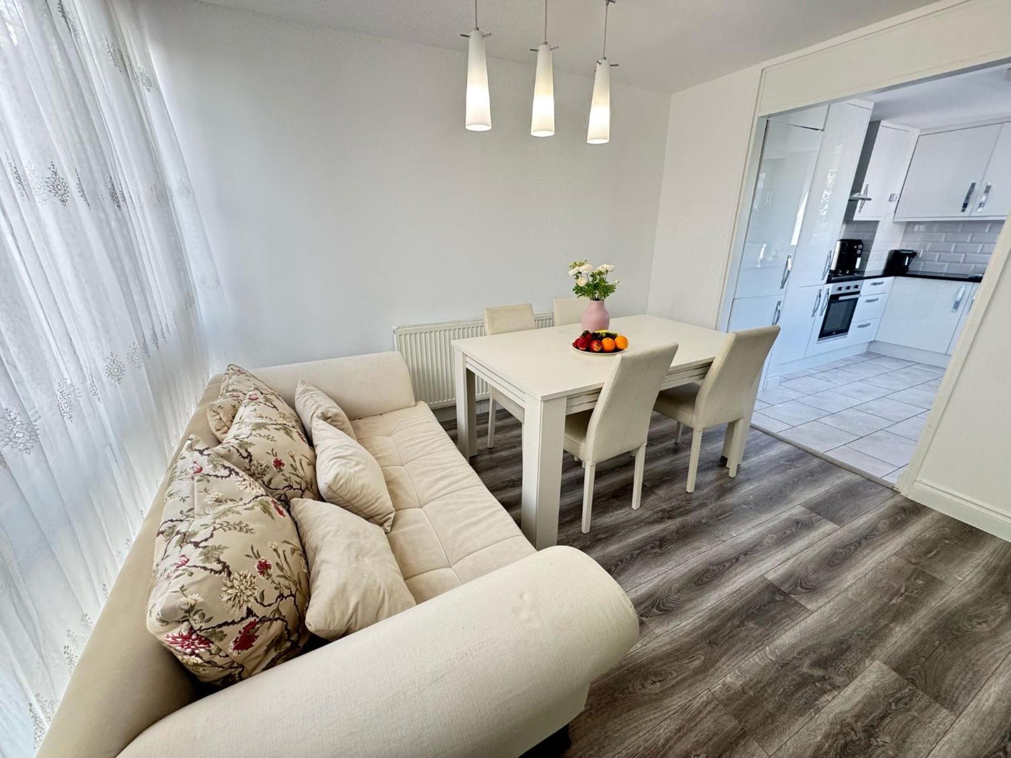 Betty Homes - Nearby Angel And Highbury * Londres
