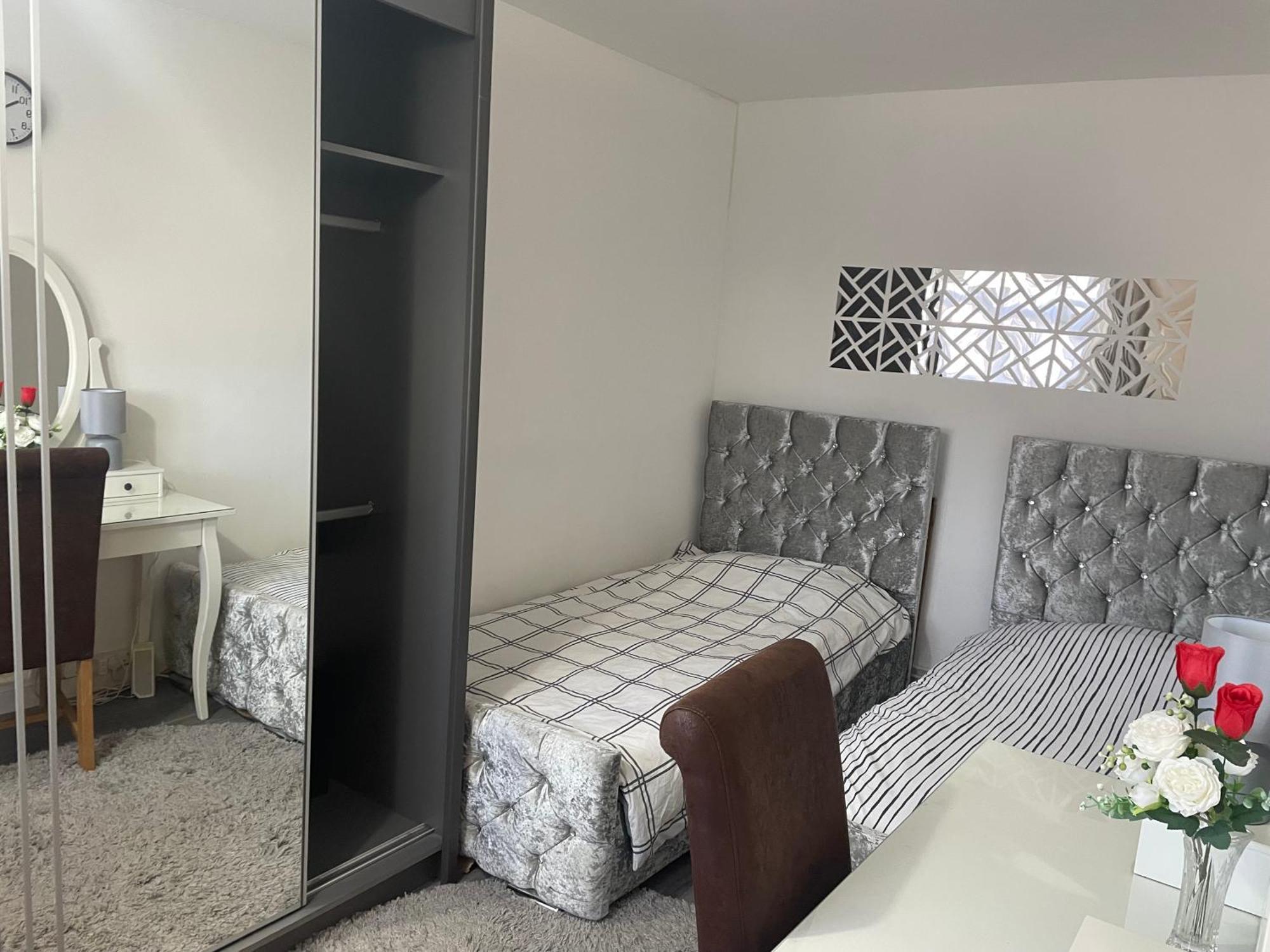 Lovely Comfortable Near Canarywhaflondoncity Apartment