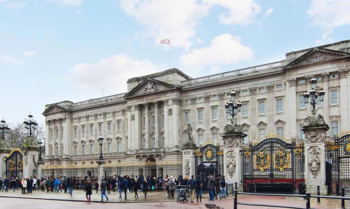 Apartment Unrivaled Elegance In 3 Bedroom Covent Garden *