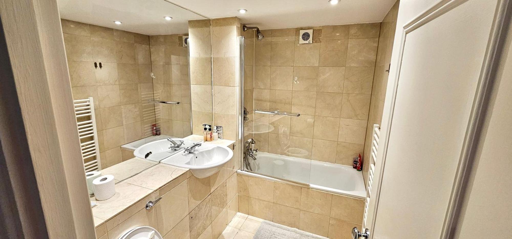 Kensington 2Bed Stucco Bright Large High Ceilings - Luxurylondonstays * London