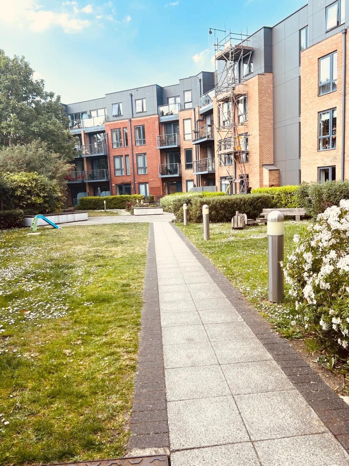 Apartment Spacious And Luxury 2 Bed 2 Bath Just 5 Minutes Walk From The Underground
