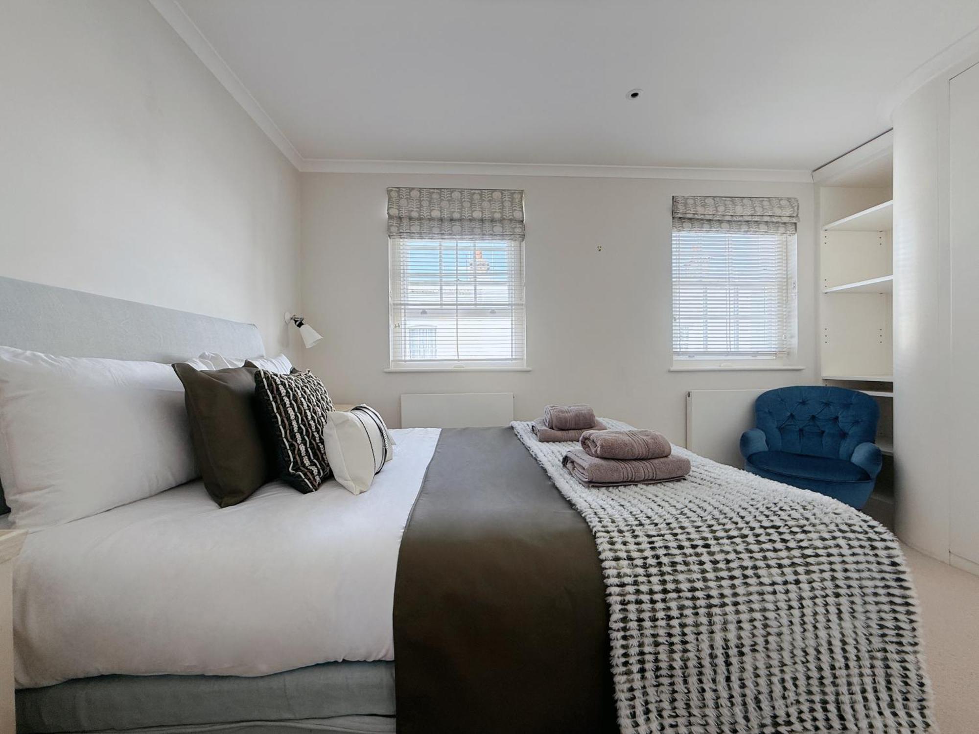 Pousada Stylish 3-bedroom Terrace House Near Earls Court