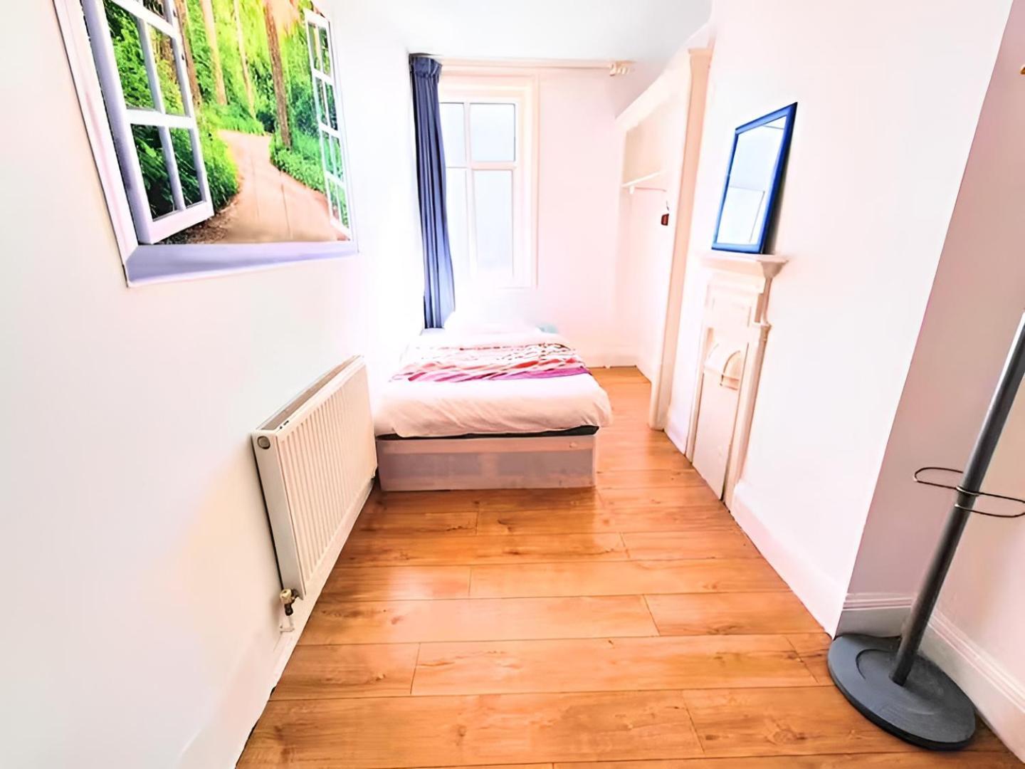 Guest house East Escape