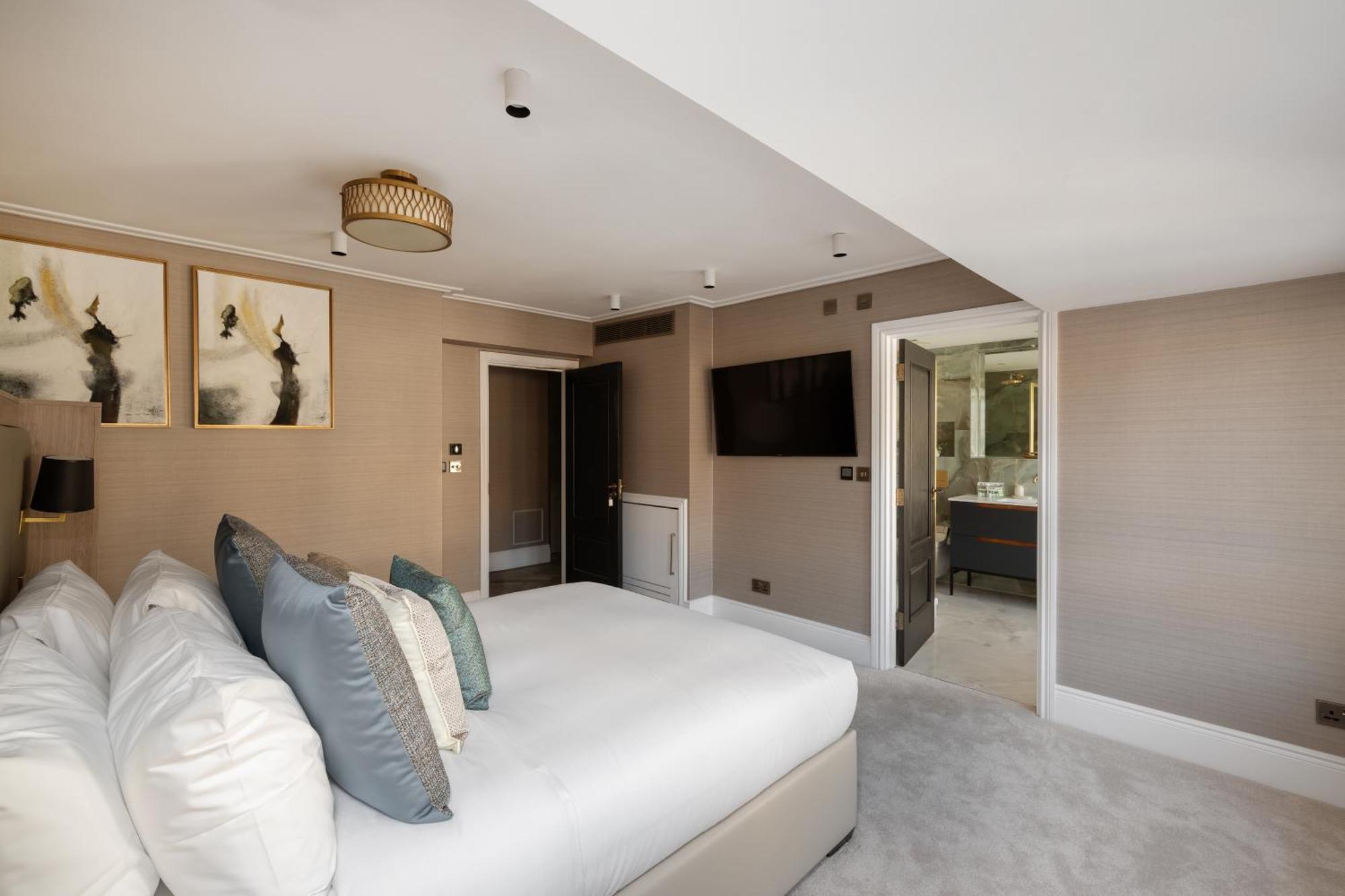 Charles Of Mayfair * London