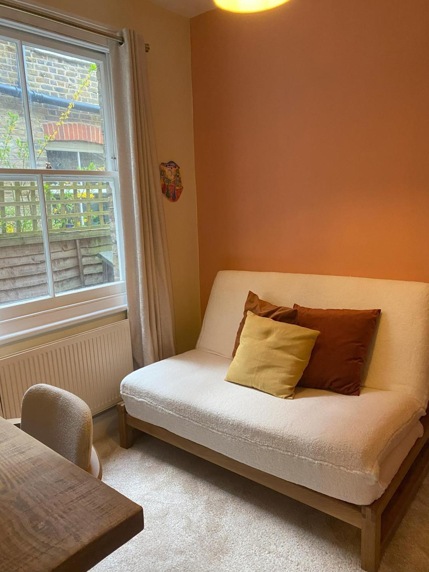 Cosy Earlsfield Pad With Garden