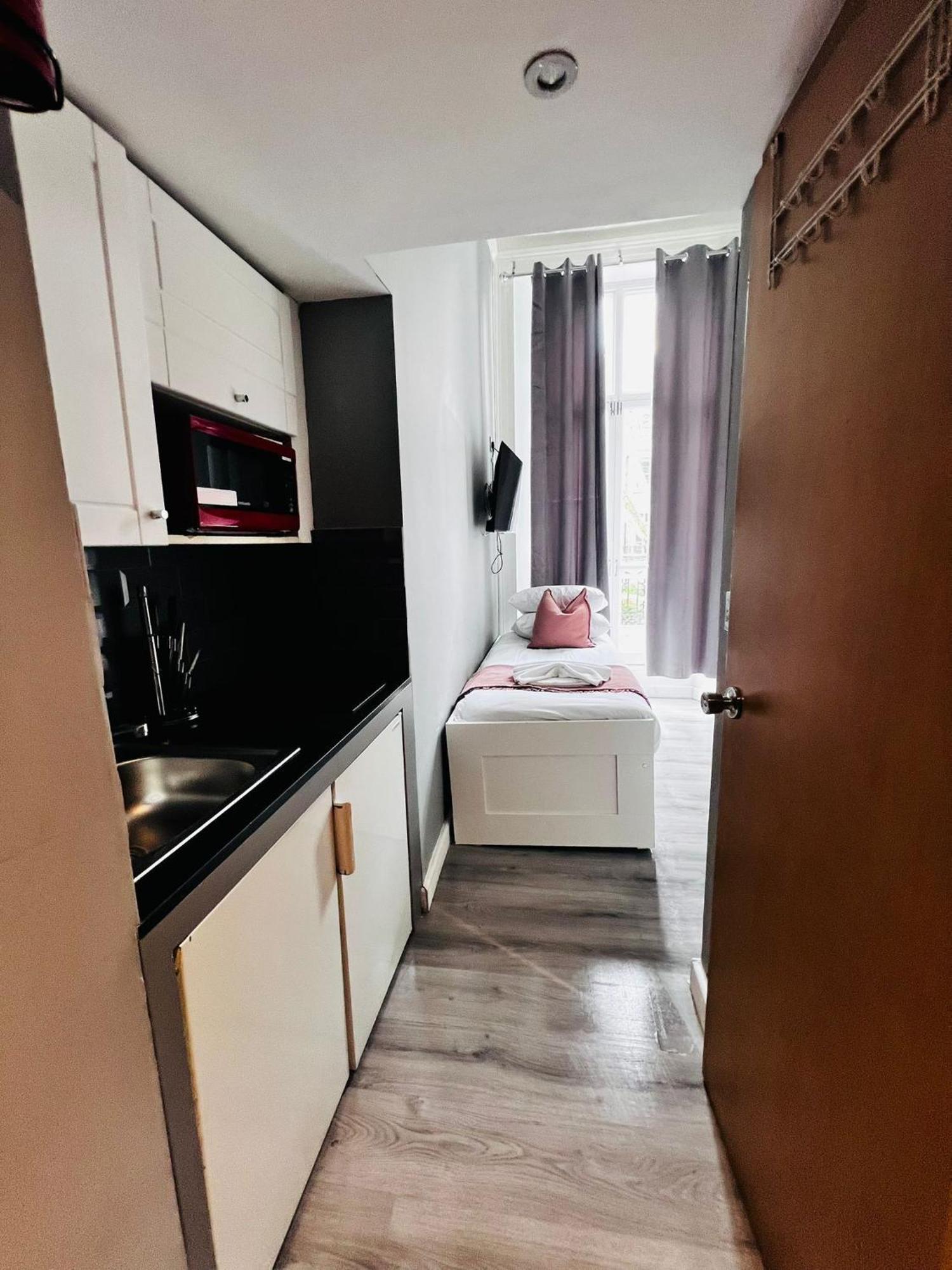 Inverness Terrace Bed & Breakfast London