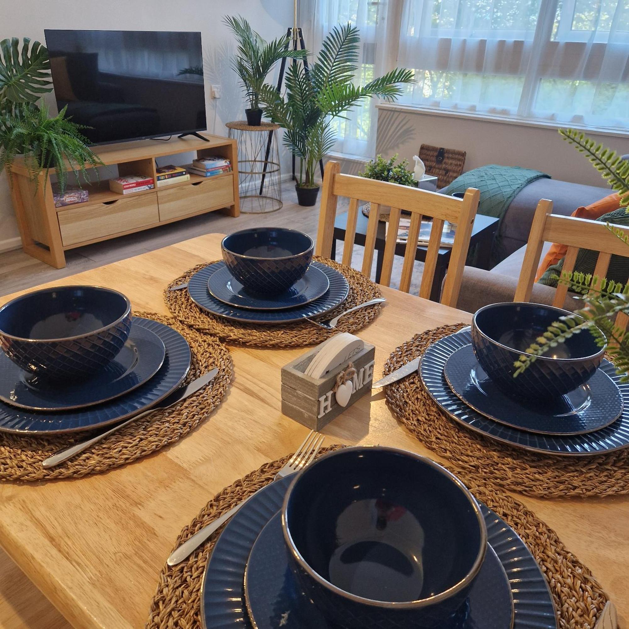New, Refurbished Modern & Spacious 1 Bed Flat Westfield Shepherd's Bush Free Wi-fi Super King Bed Apartamento *