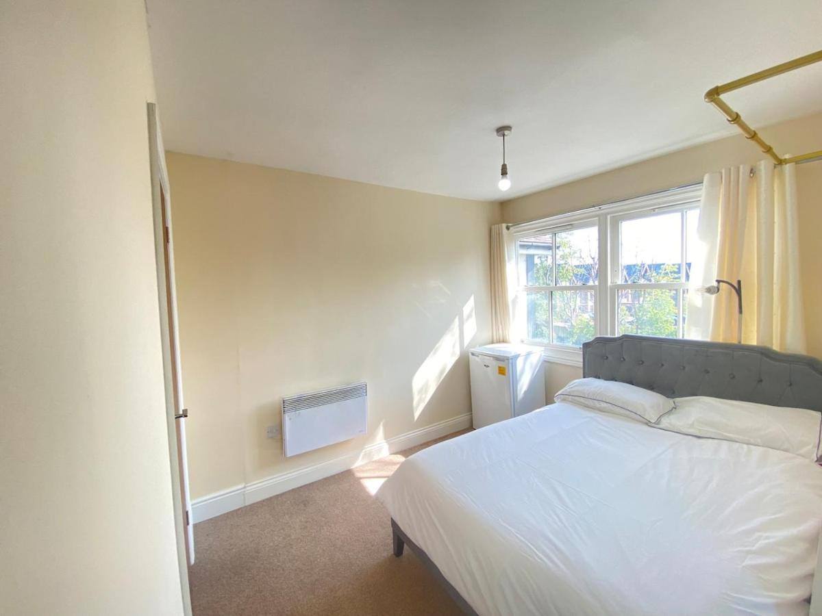 Tranquil In Residential Area Near Everything Apartment *