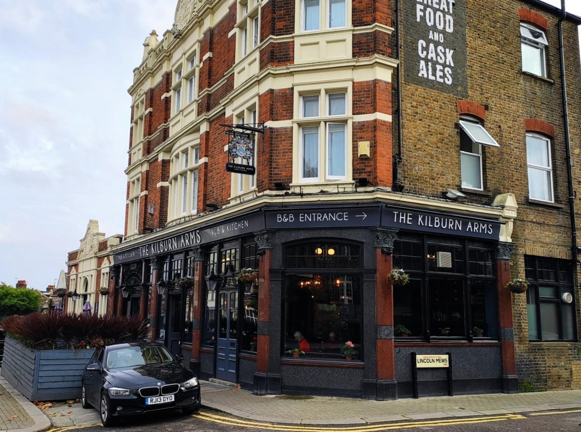 Oyo The Kilburn Arms 3*