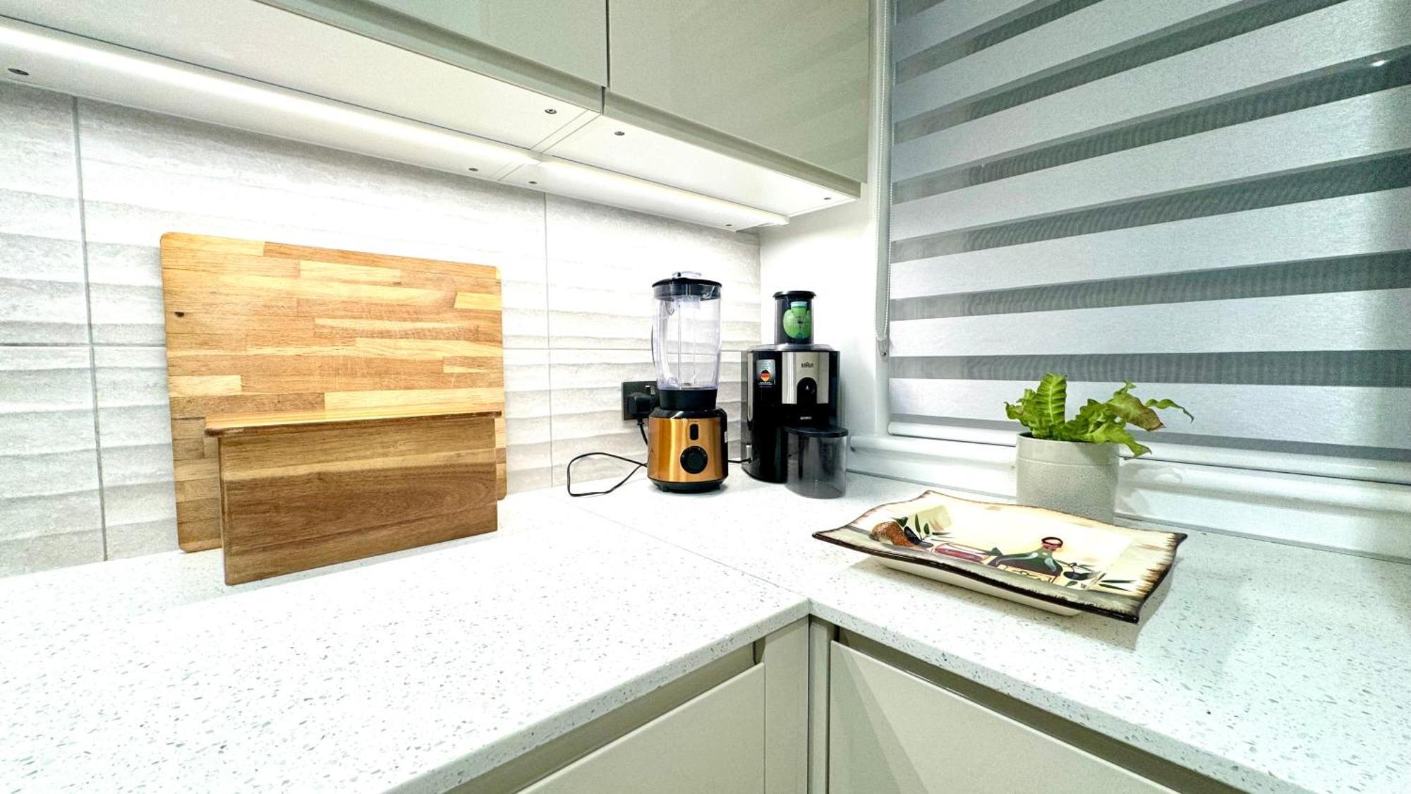 2 Bedroom In South Kensington By Wild * London