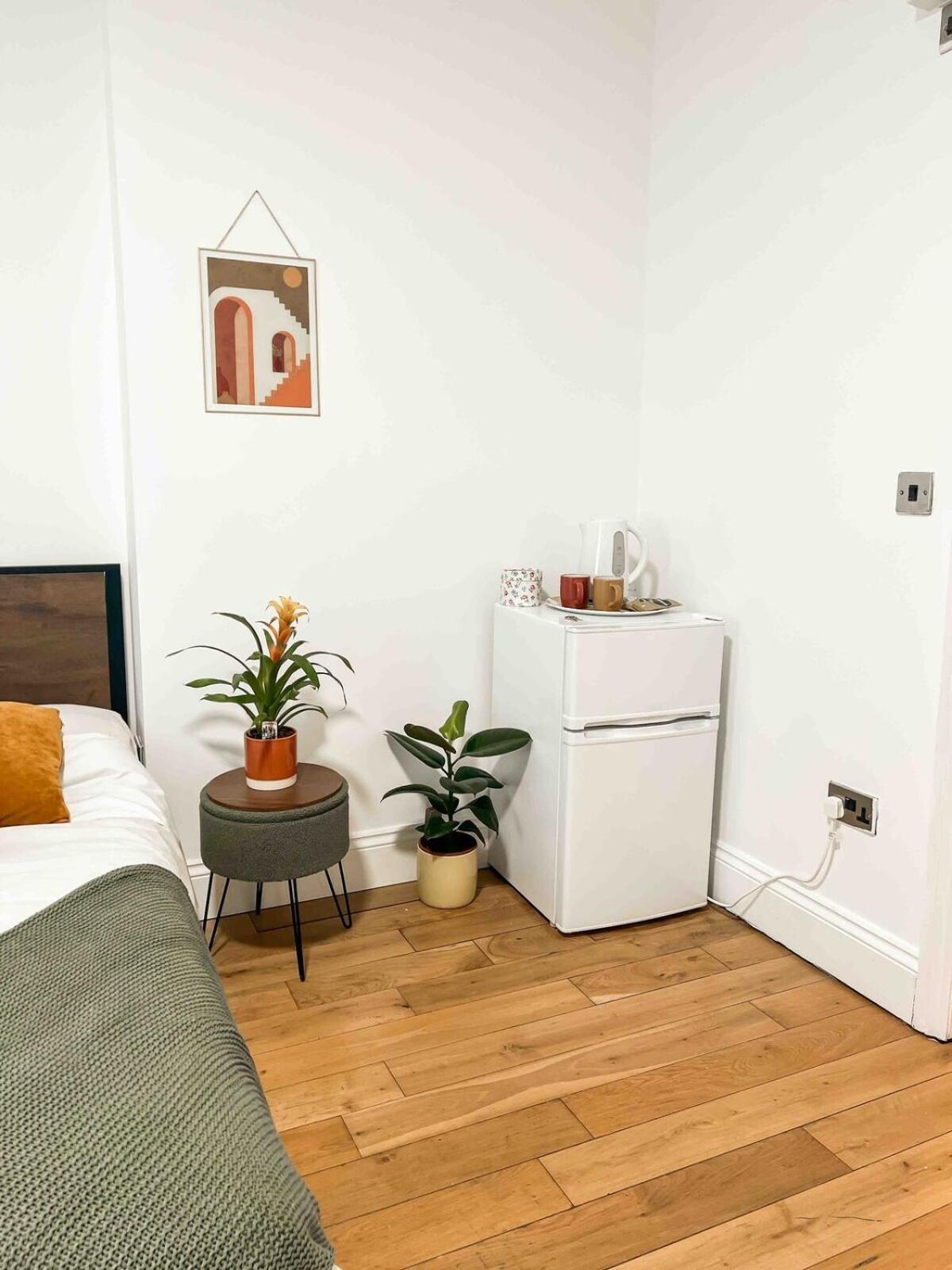 Zozy Happy Land Guest house