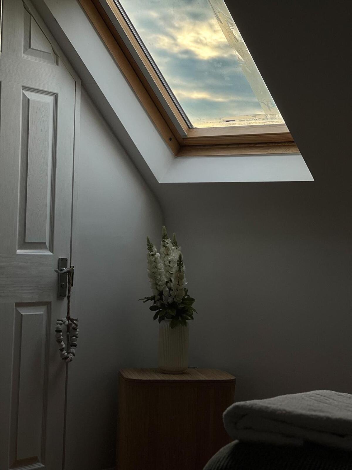 Zozy Happy Land Guest house London