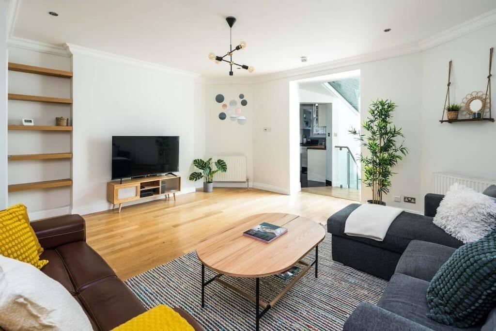 Elegant 2bd Duplex With Outdoor Patio/glass Canopy * Londres
