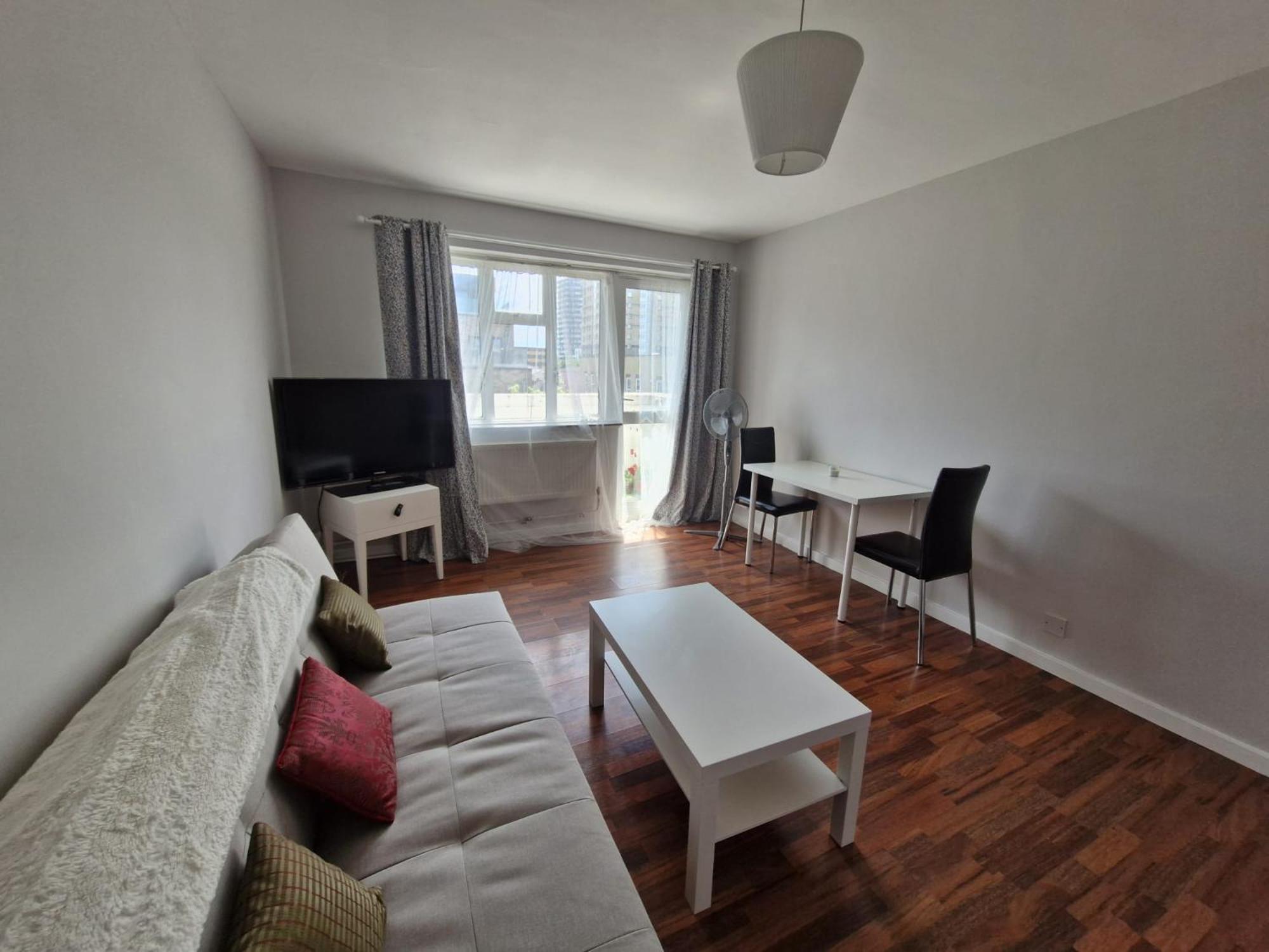 Apartment Flat In Of - E1 London
