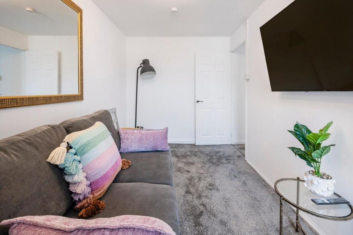 Apartment Spacious - 3 Bedroom London