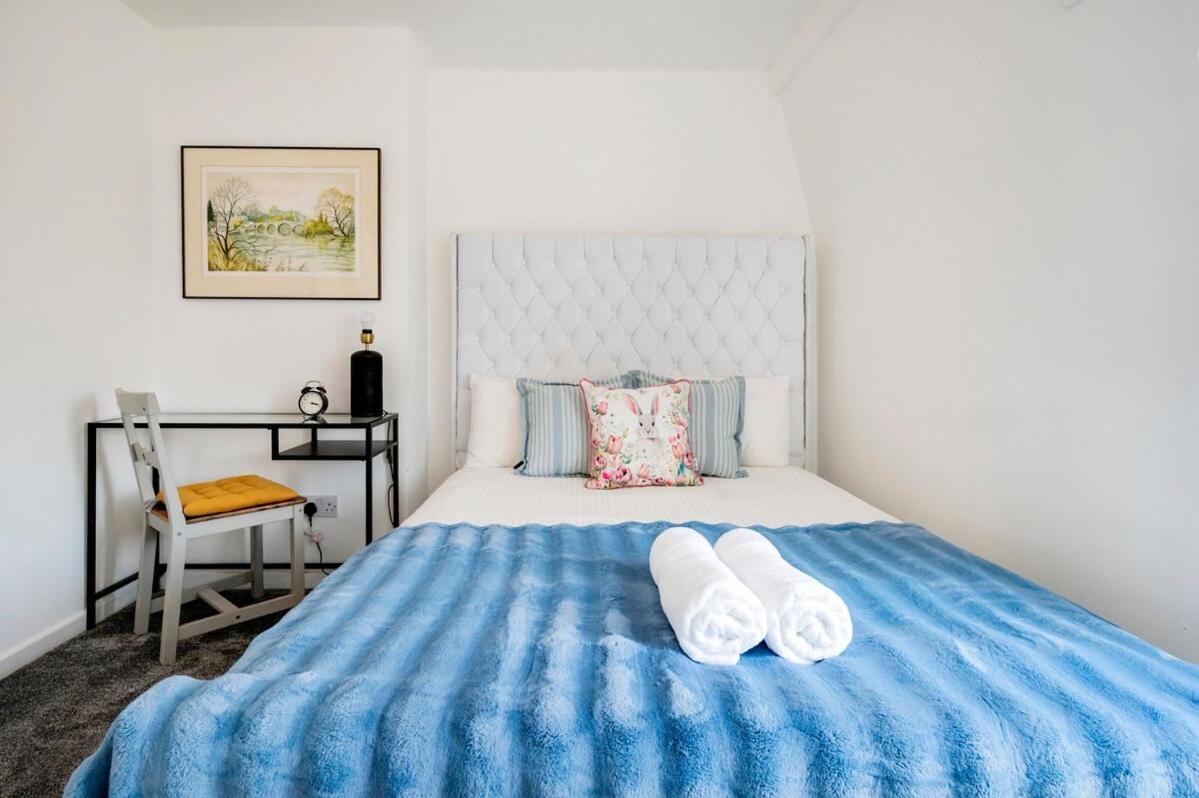 Spacious - 3 Bedroom Apartment