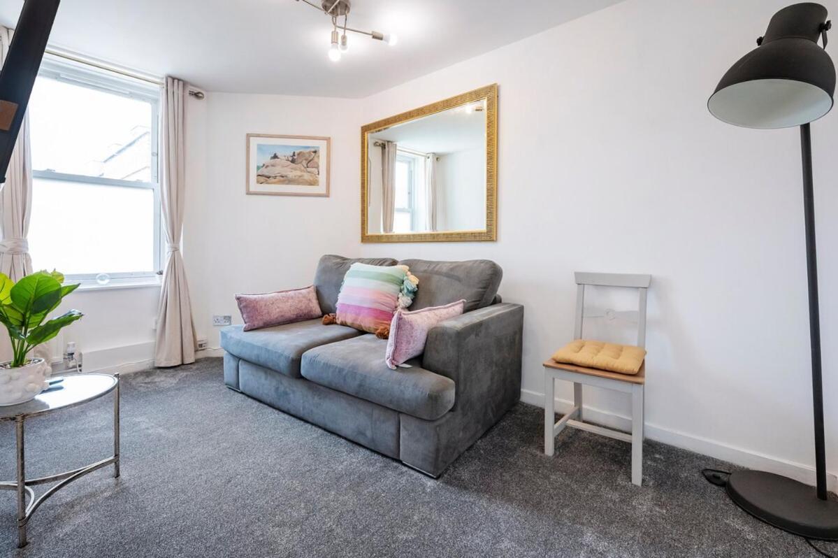 Apartment Spacious - 3 Bedroom London