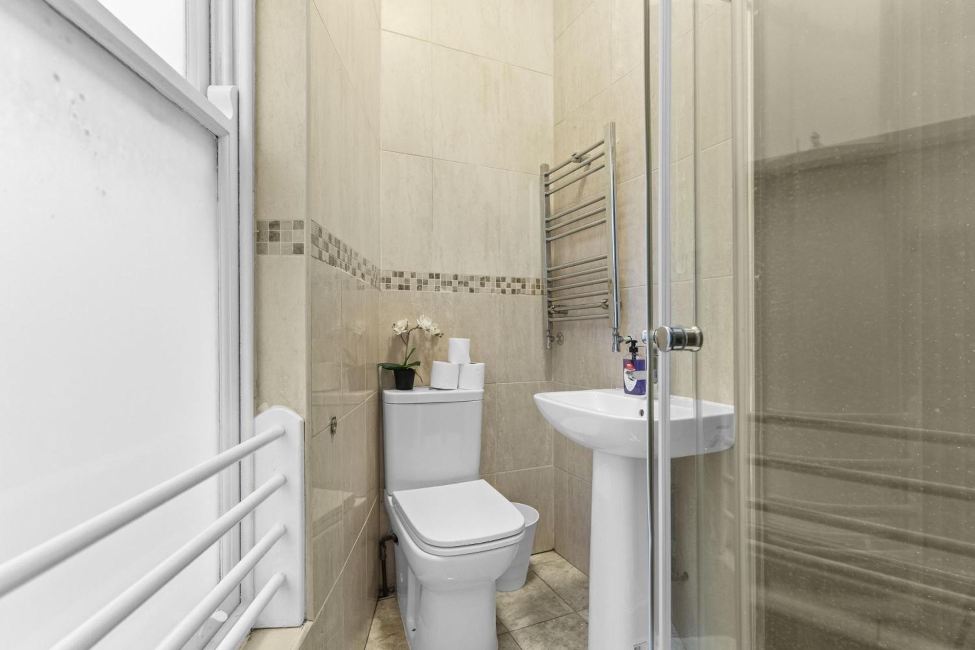 Apartment Affordable 2bed And 3bed In E14 London