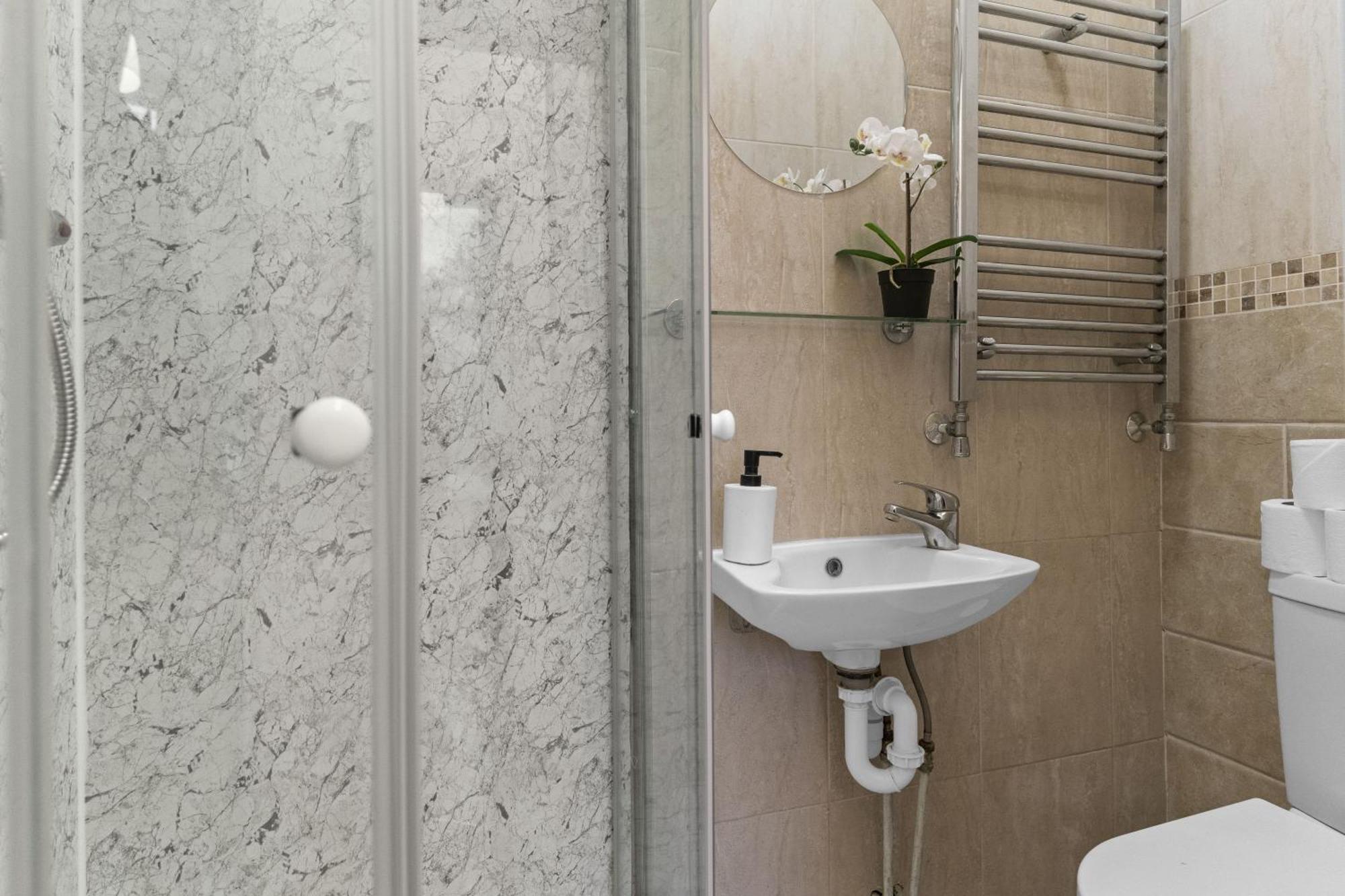 Affordable 2bed And 3bed In E14 London
