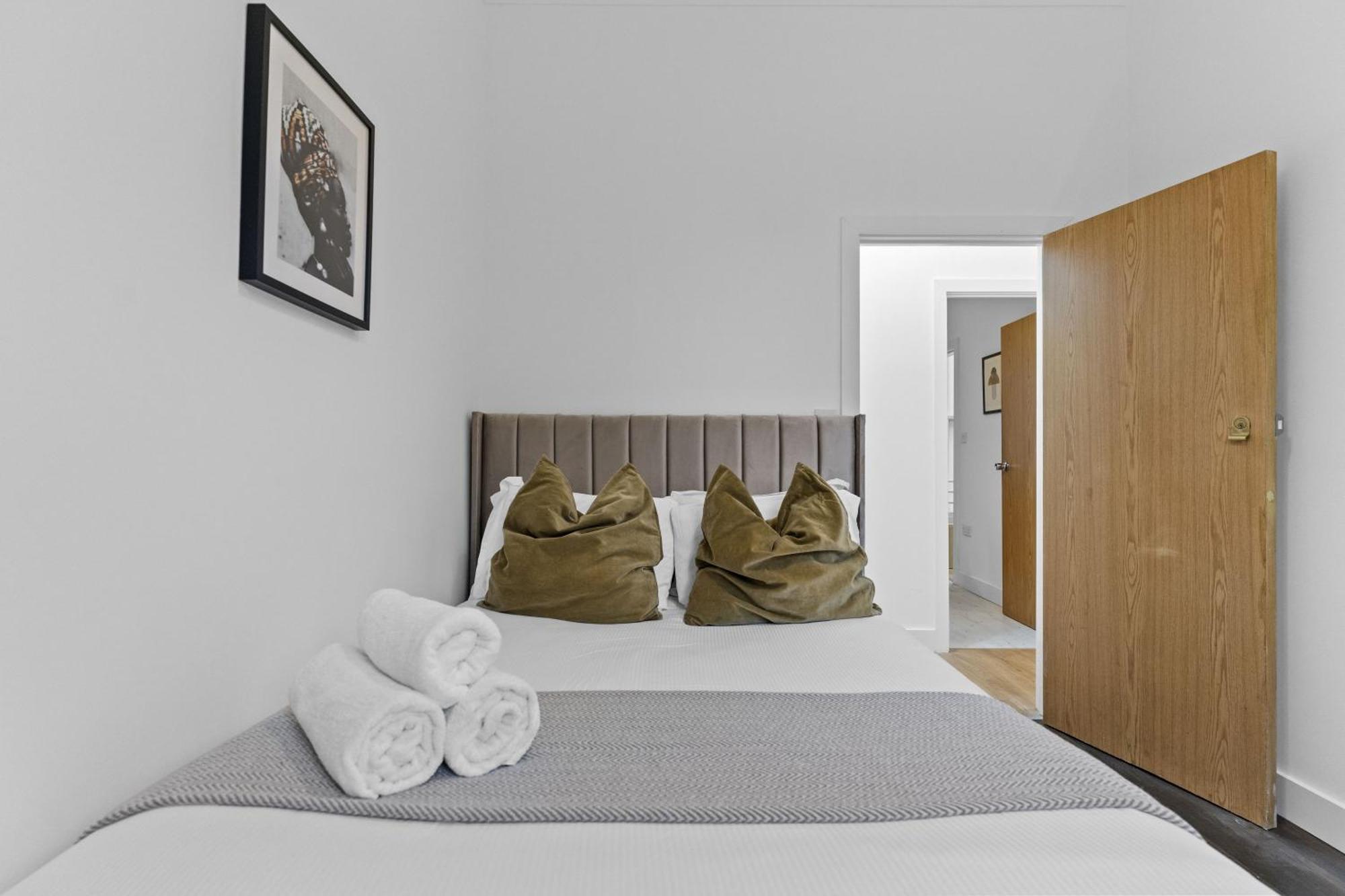 Affordable 2bed And 3bed In E14 * London