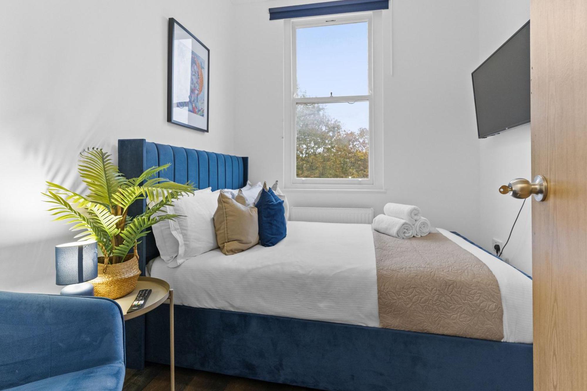 Affordable 2bed And 3bed In E14 * London