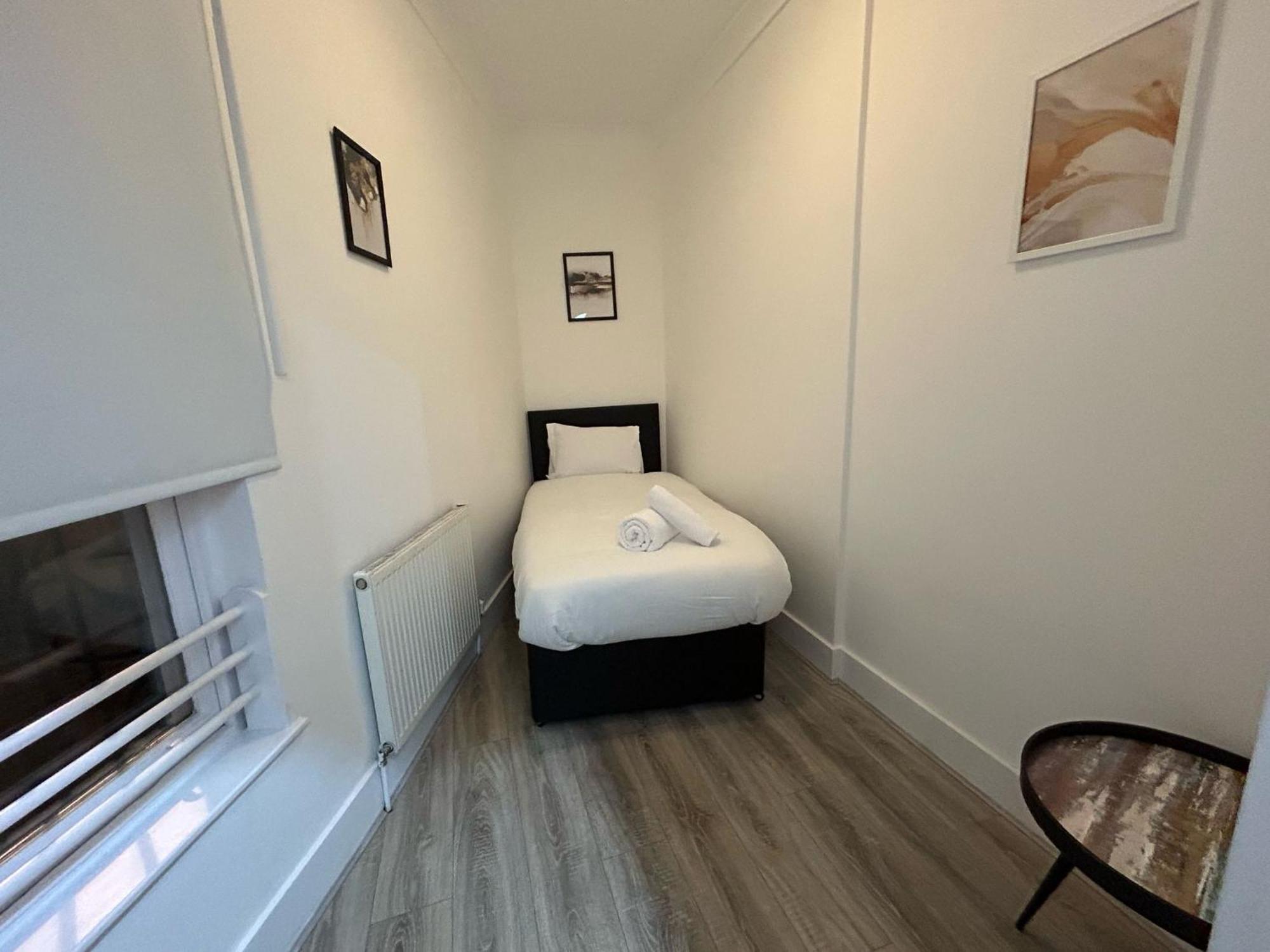 Affordable 2bed And 3bed In E14 Apartment