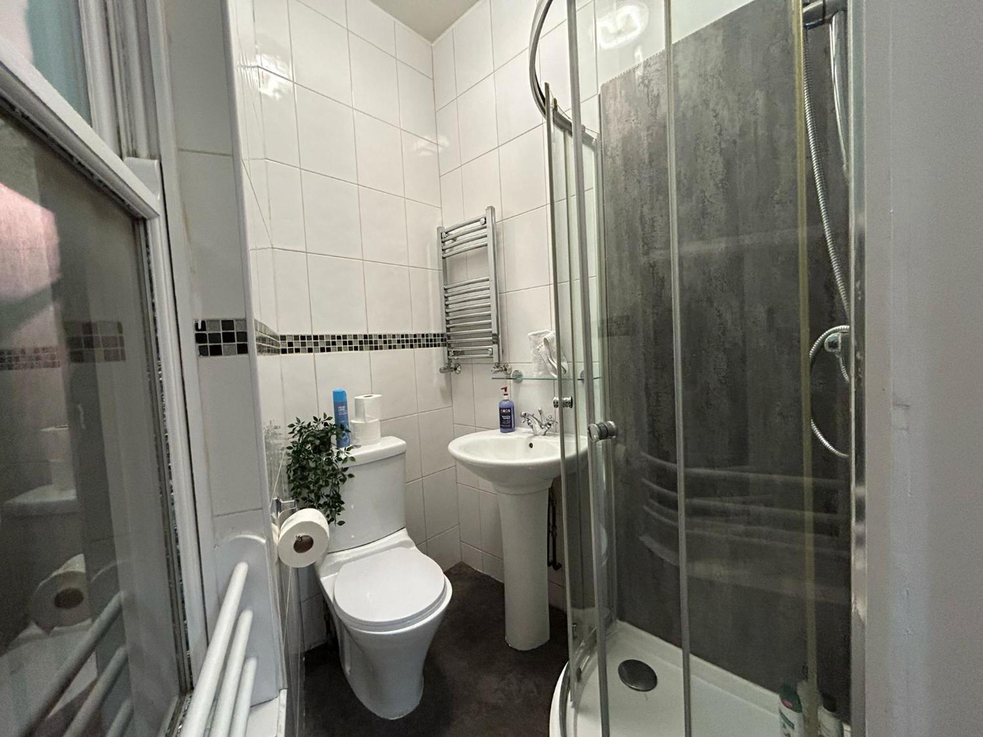 Affordable 2bed And 3bed In E14 Apartment *