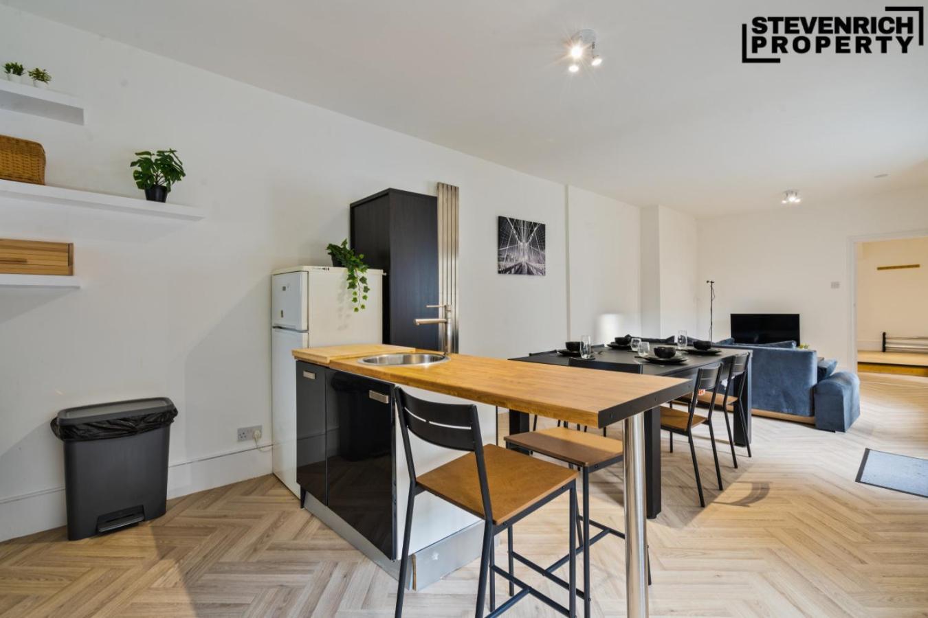 Apartamento Pool Table High End 2 Beds 4 Guests Wifi