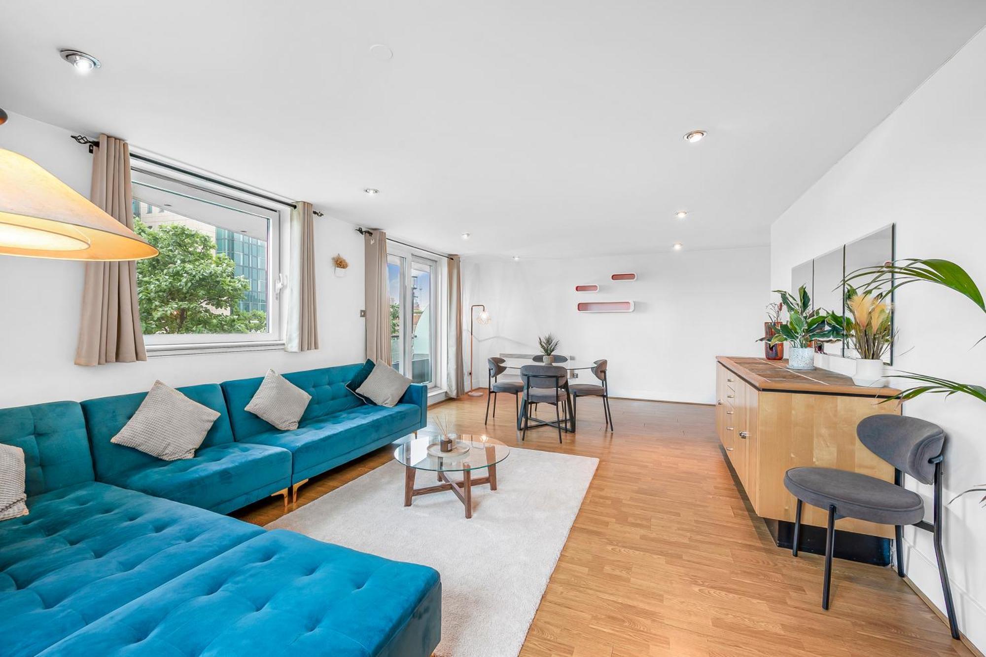 Apartment Riverside Balcony Apartments, 10 Minutes From Oxford Circus London