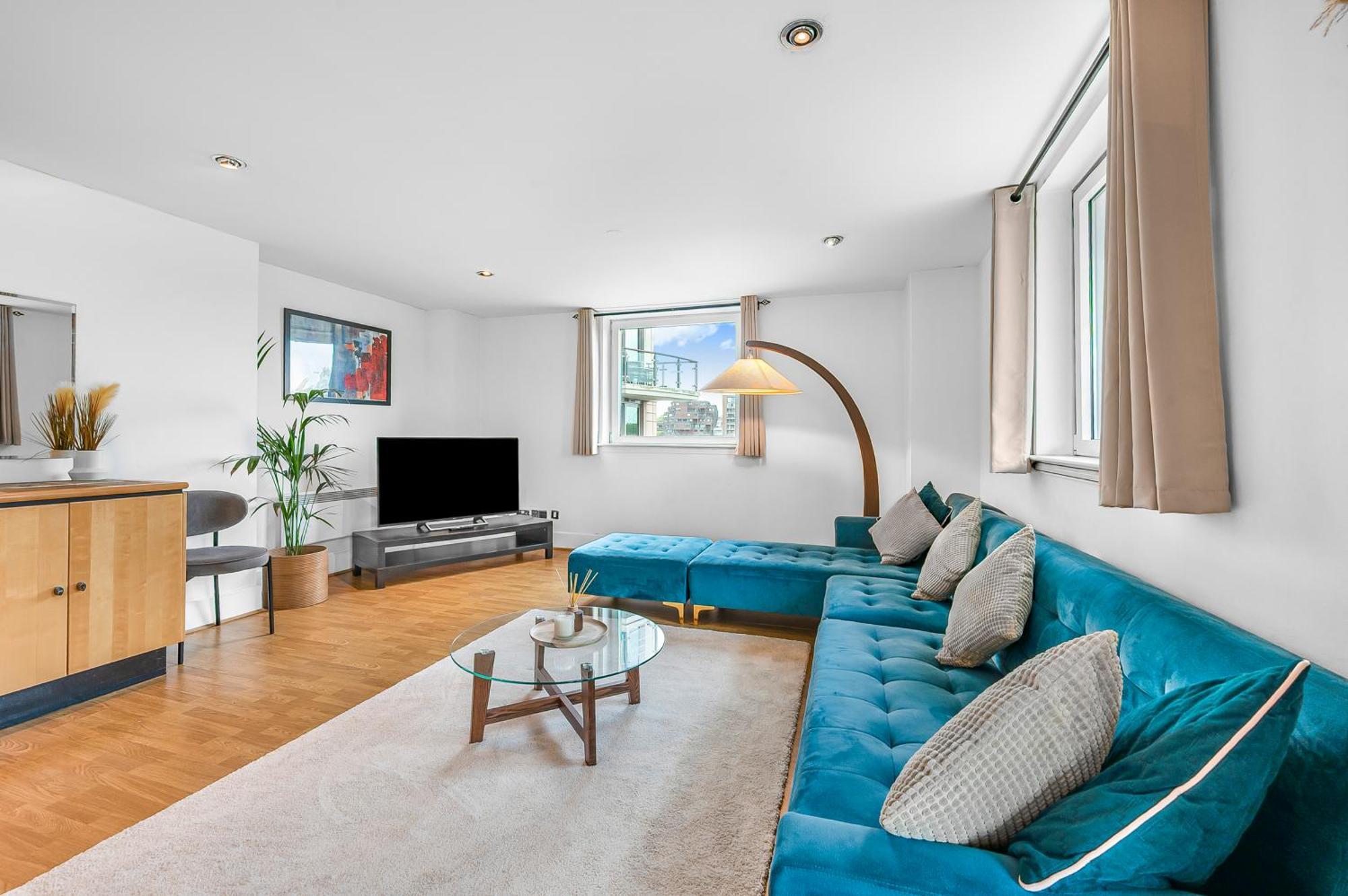 Riverside Balcony Apartments, 10 Minutes From Oxford Circus London