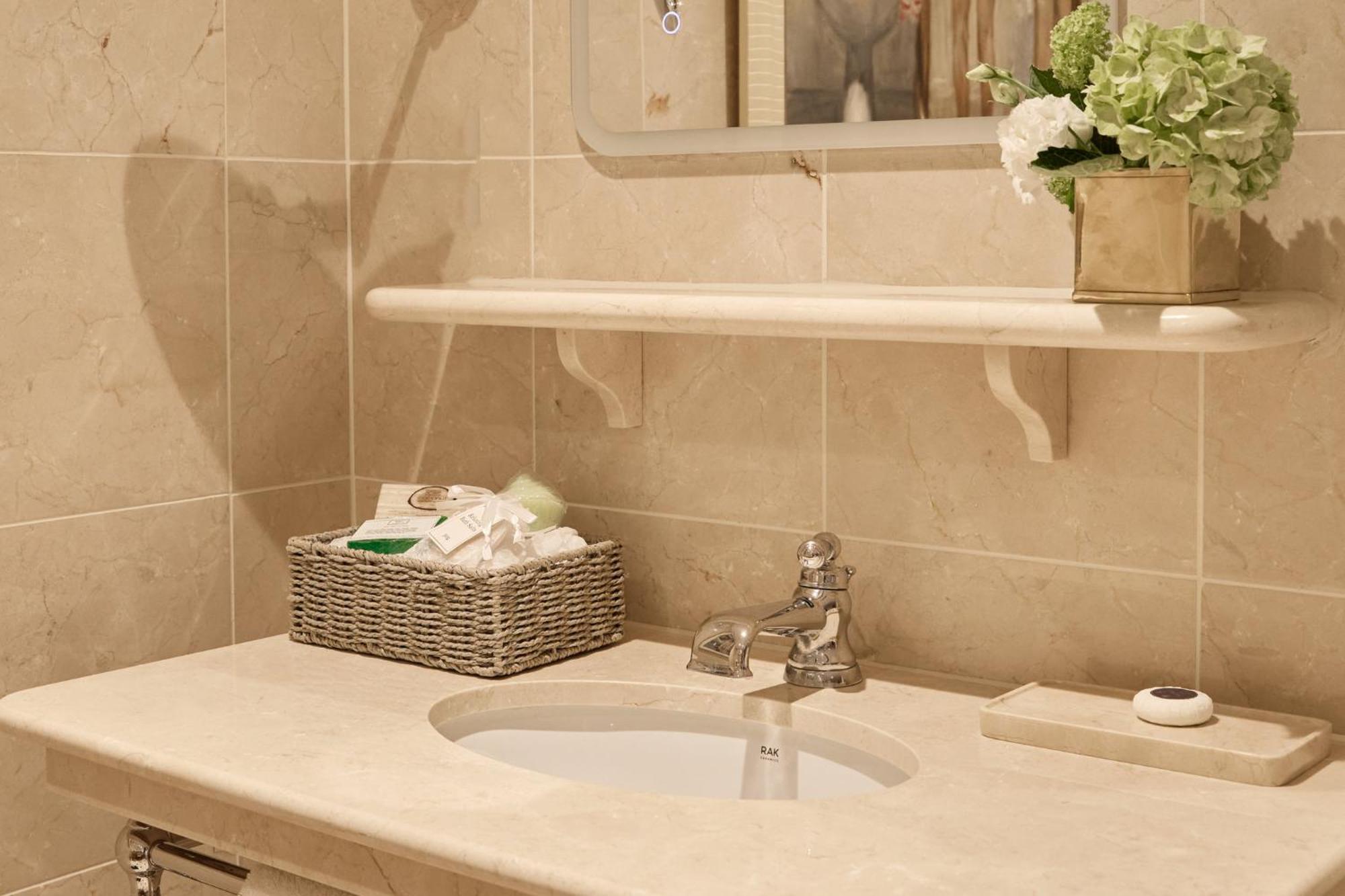 The Montague On The Gardens Hotel 4*